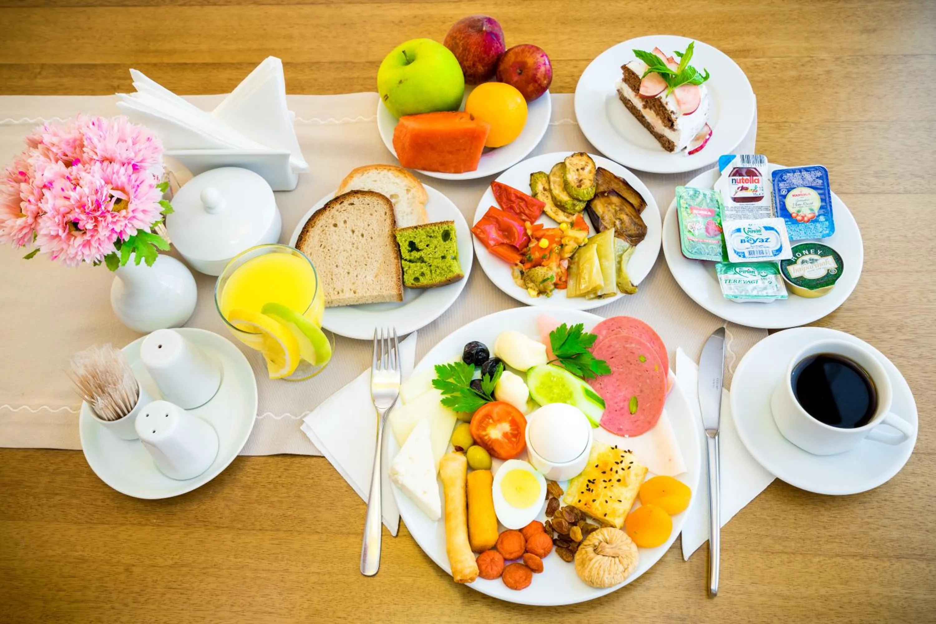 Food and drinks in Levent Hotel Istanbul