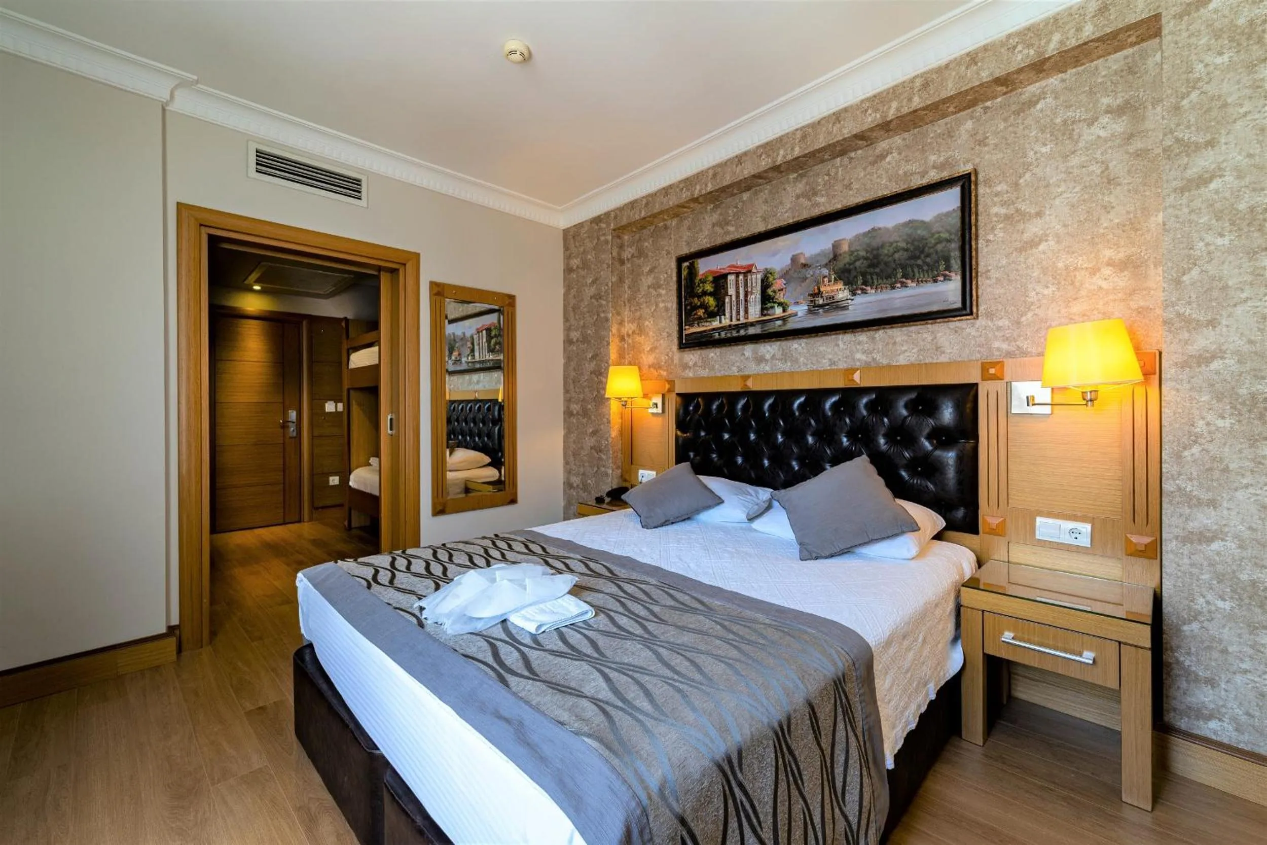 Photo of the whole room, Bed in Levent Hotel Istanbul