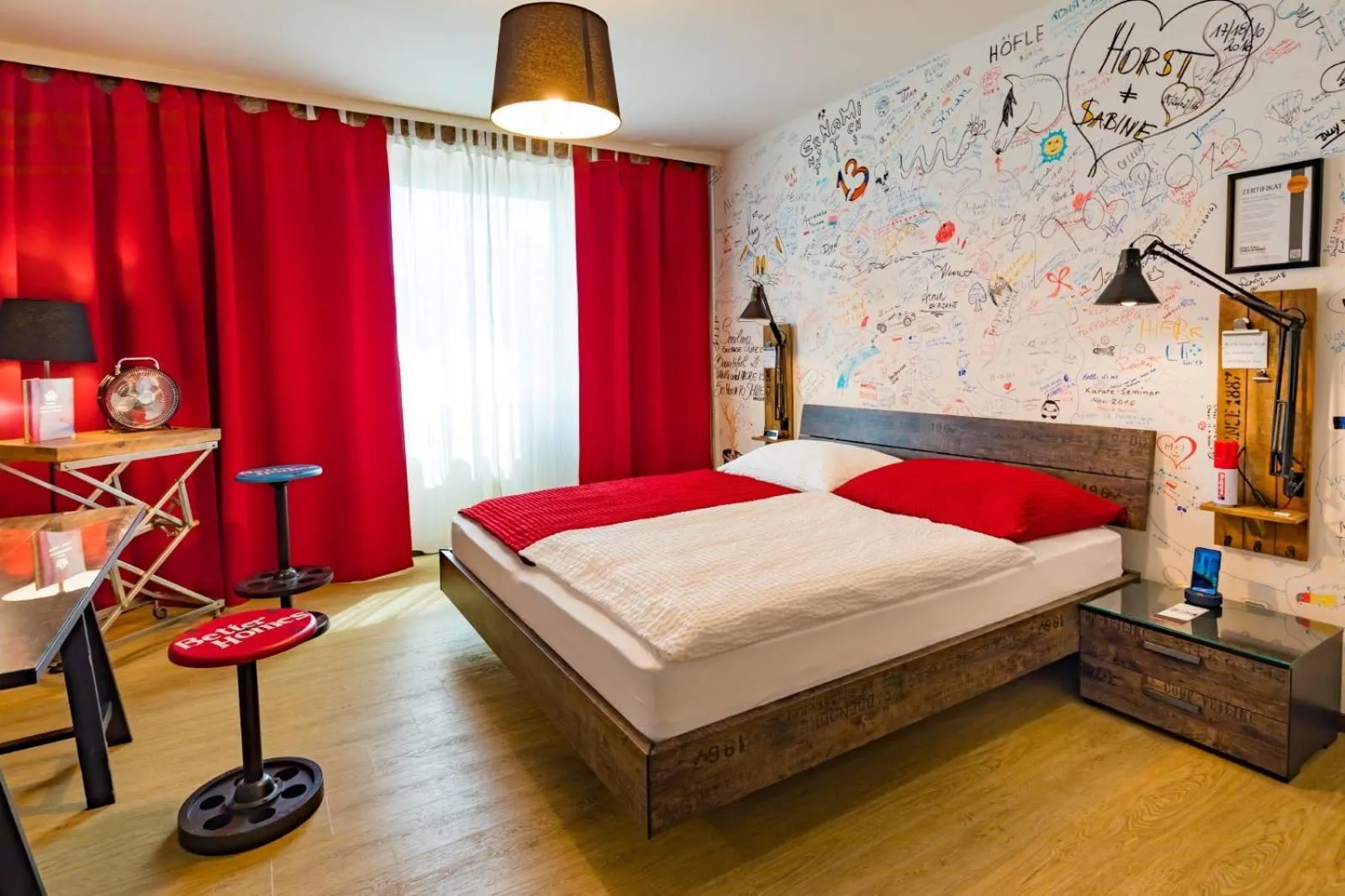 Bed in Hotel Freizeittempel