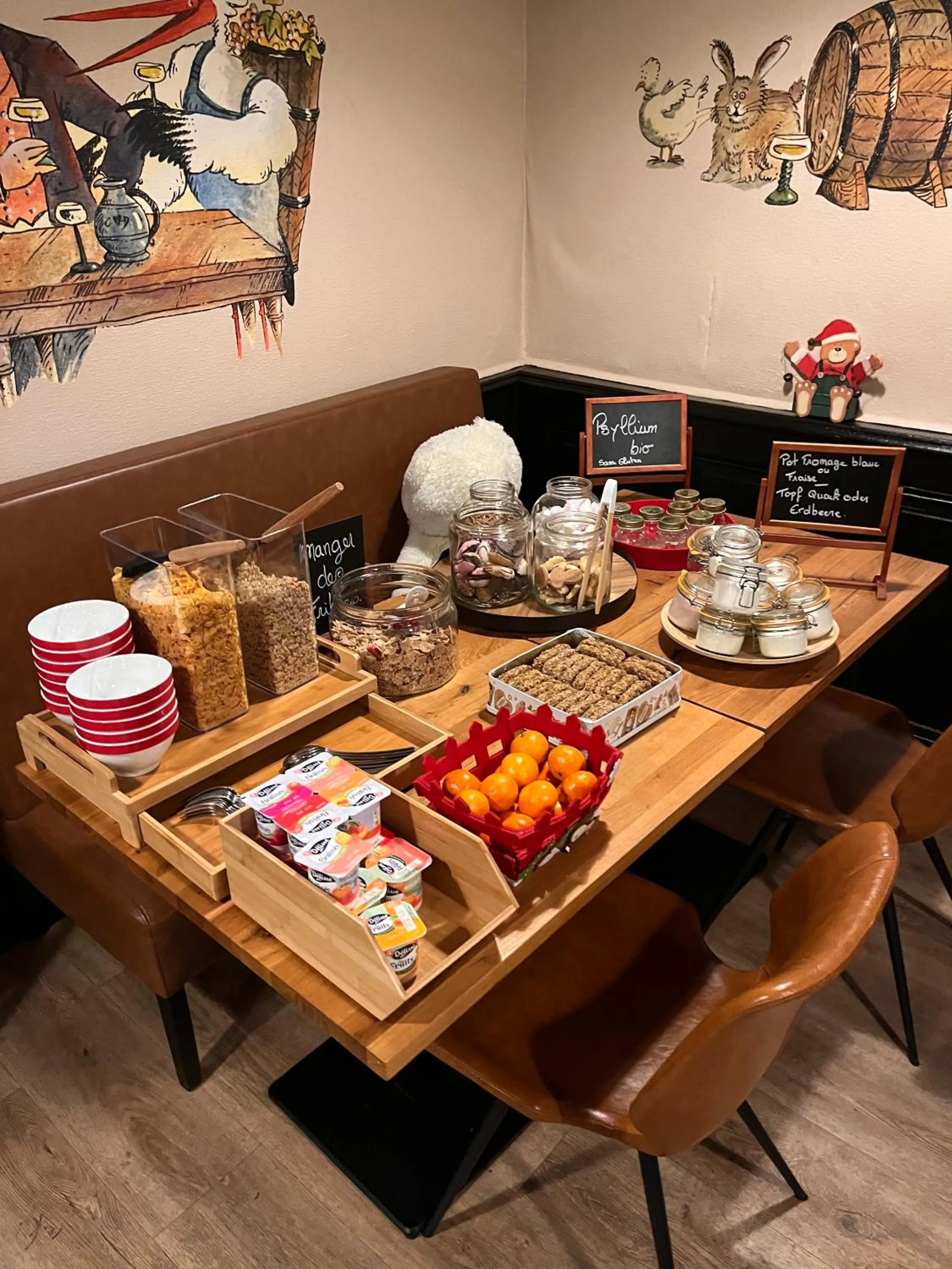 Buffet breakfast in A la Maison Rouge Hôtel & Restaurant