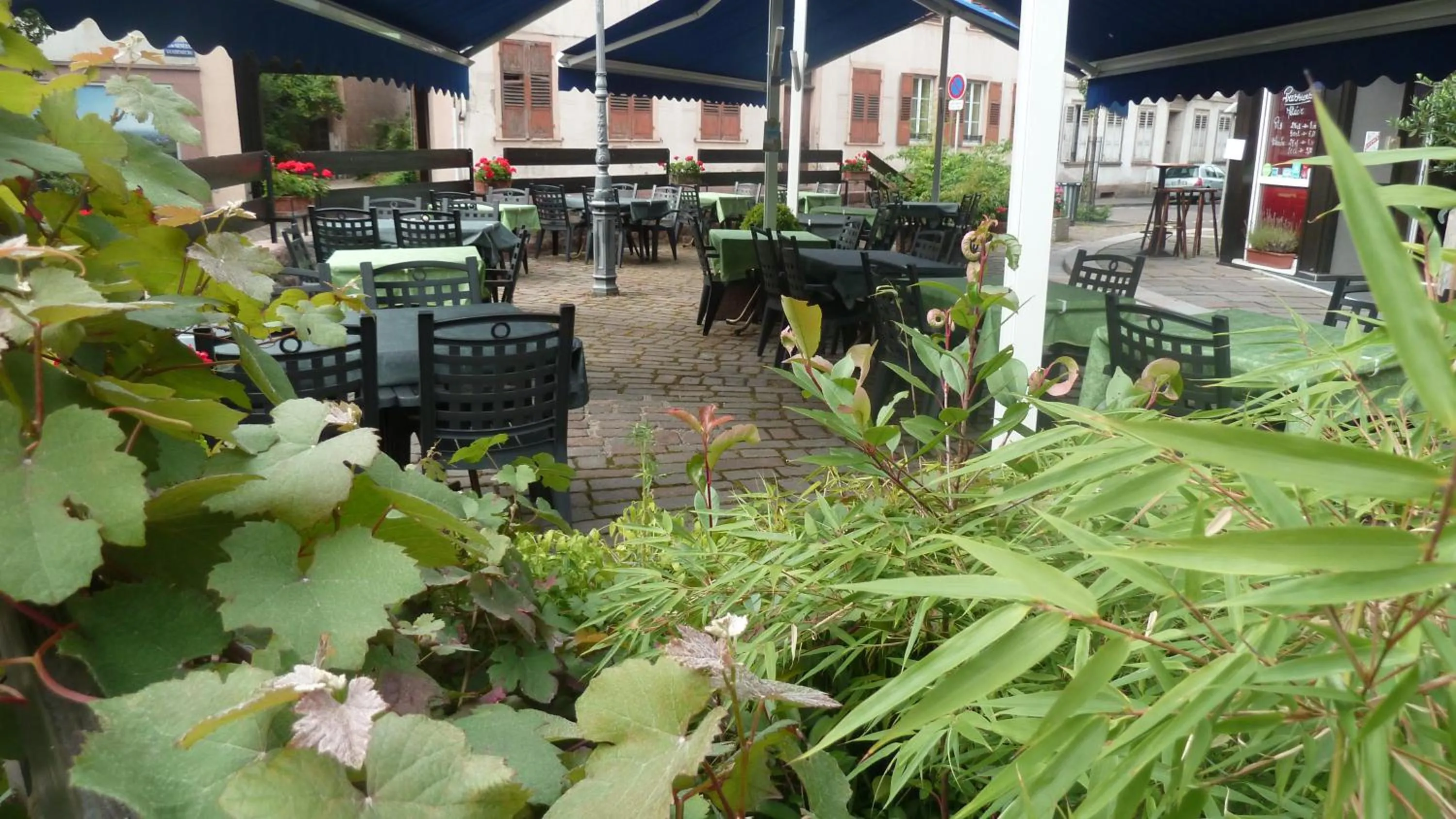 Balcony/Terrace in A la Maison Rouge Hôtel & Restaurant