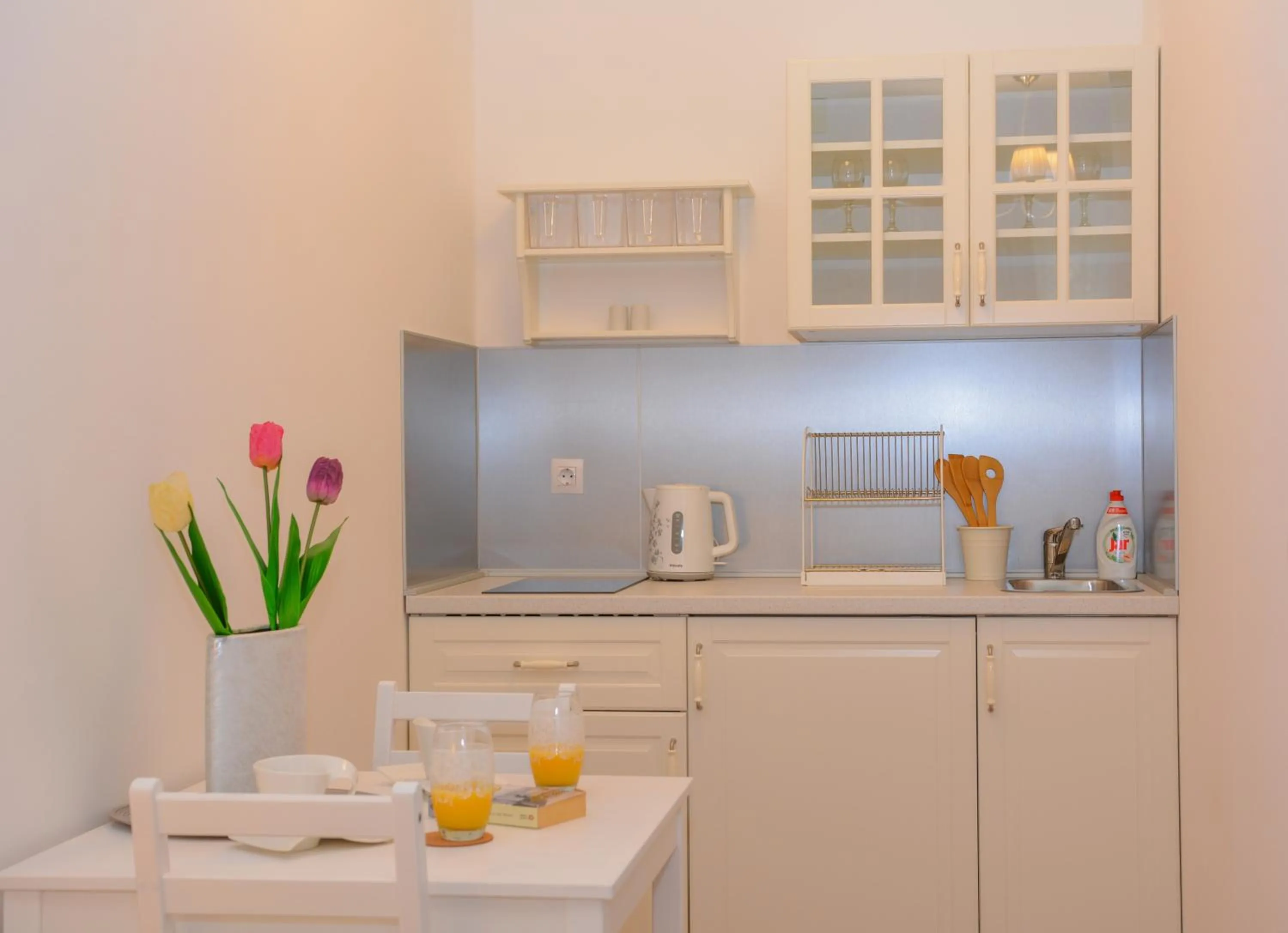 Food and drinks in Rilati Old town Palace 2