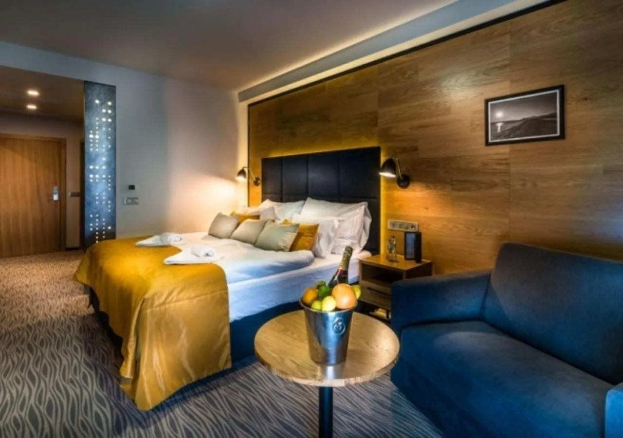 Bedroom, Bed in Hotel Galeria Thermal Bešeňová