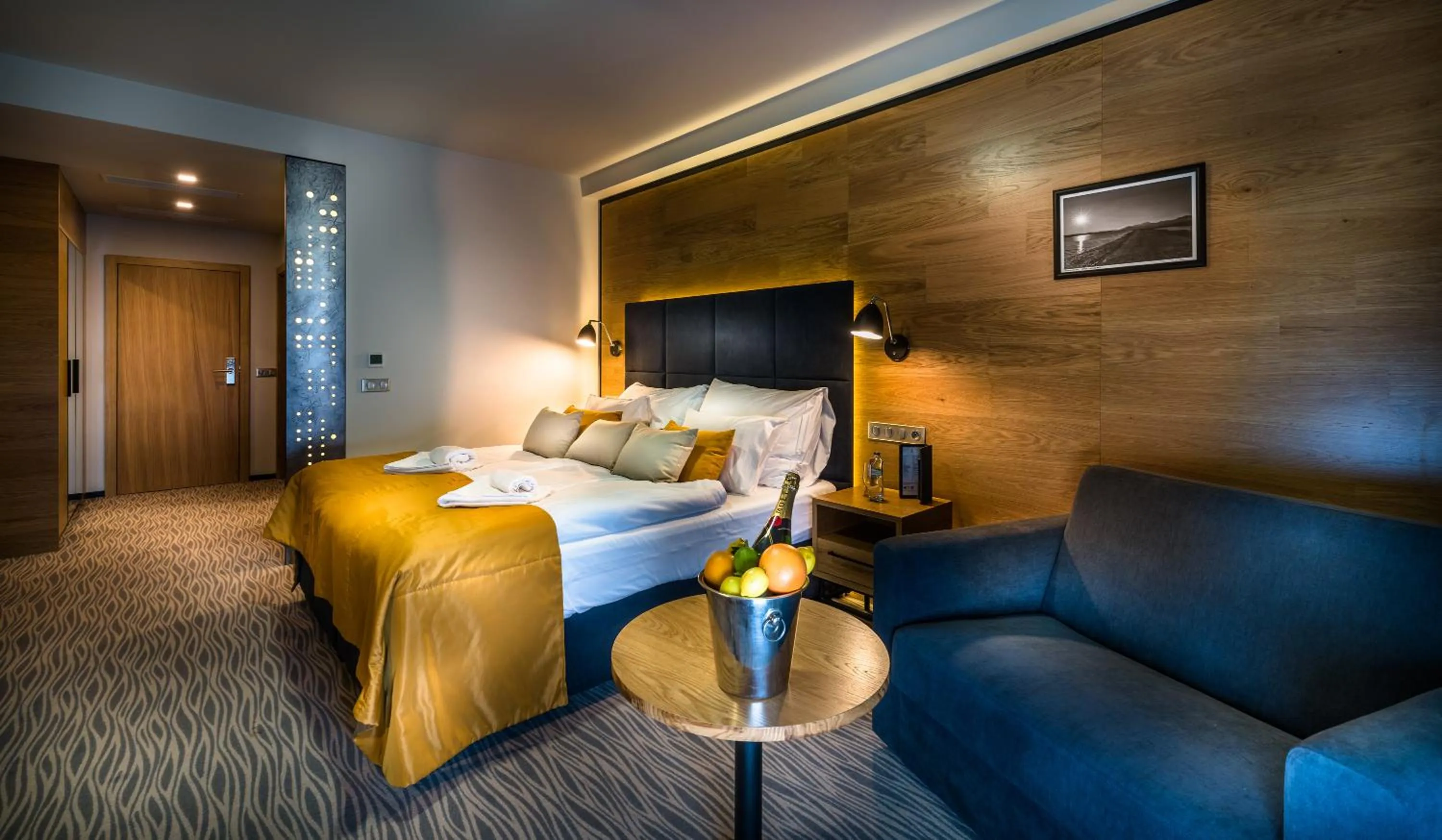 Toilet, Bed in Hotel Galeria Thermal Bešeňová