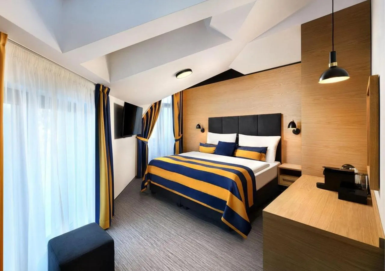 Property building, Bed in Hotel Galeria Thermal Bešeňová