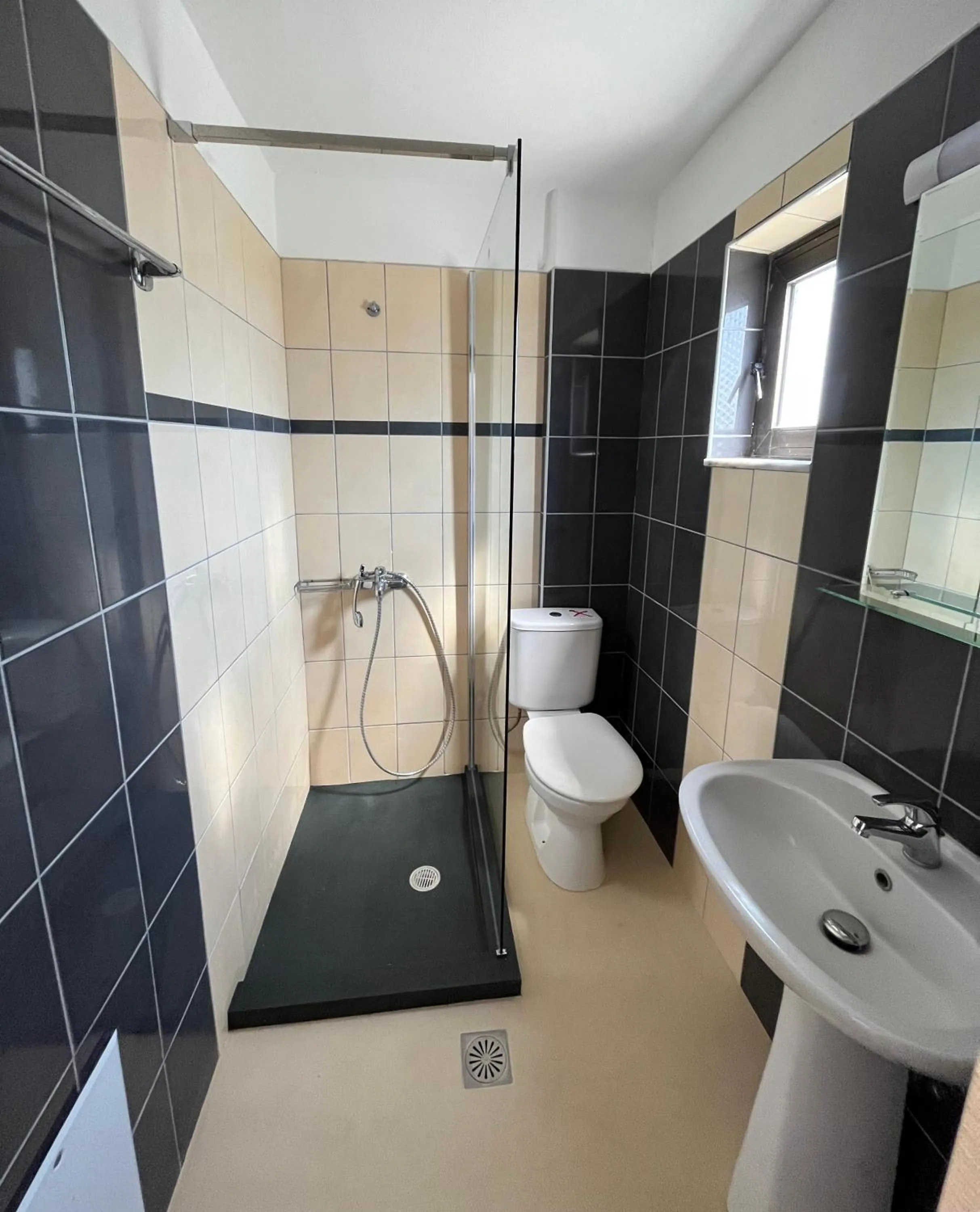 Shower in Angelos Studios