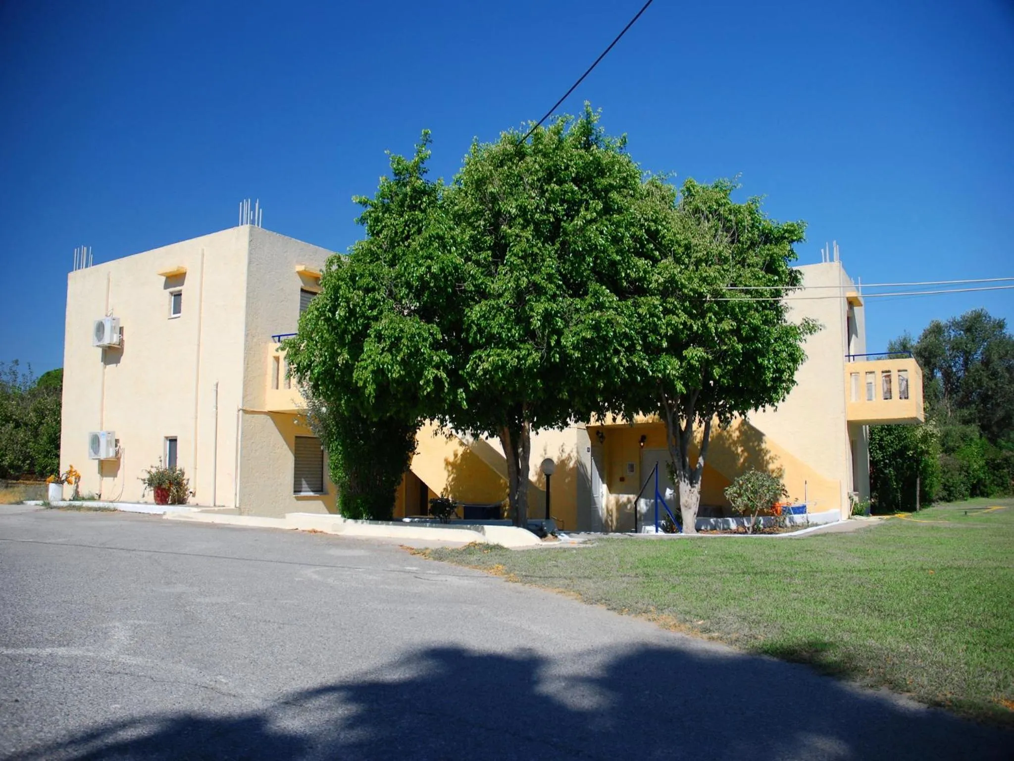 Facade/entrance in Angelos Studios