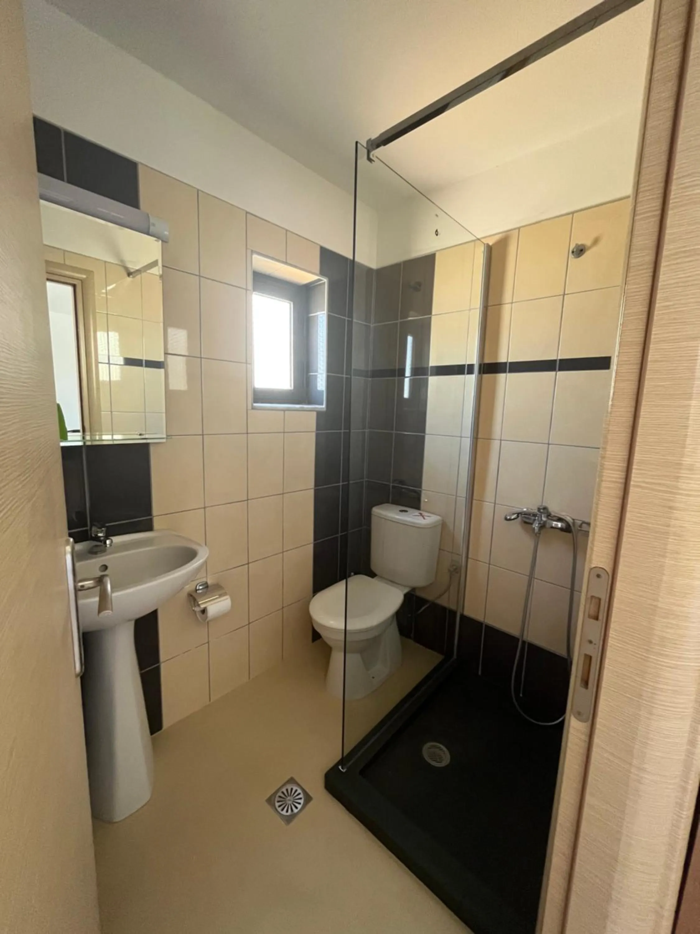 Shower in Angelos Studios