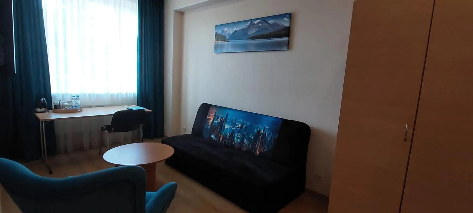 Seating area in Sky High Hotel Airport 200 meters from the terminal