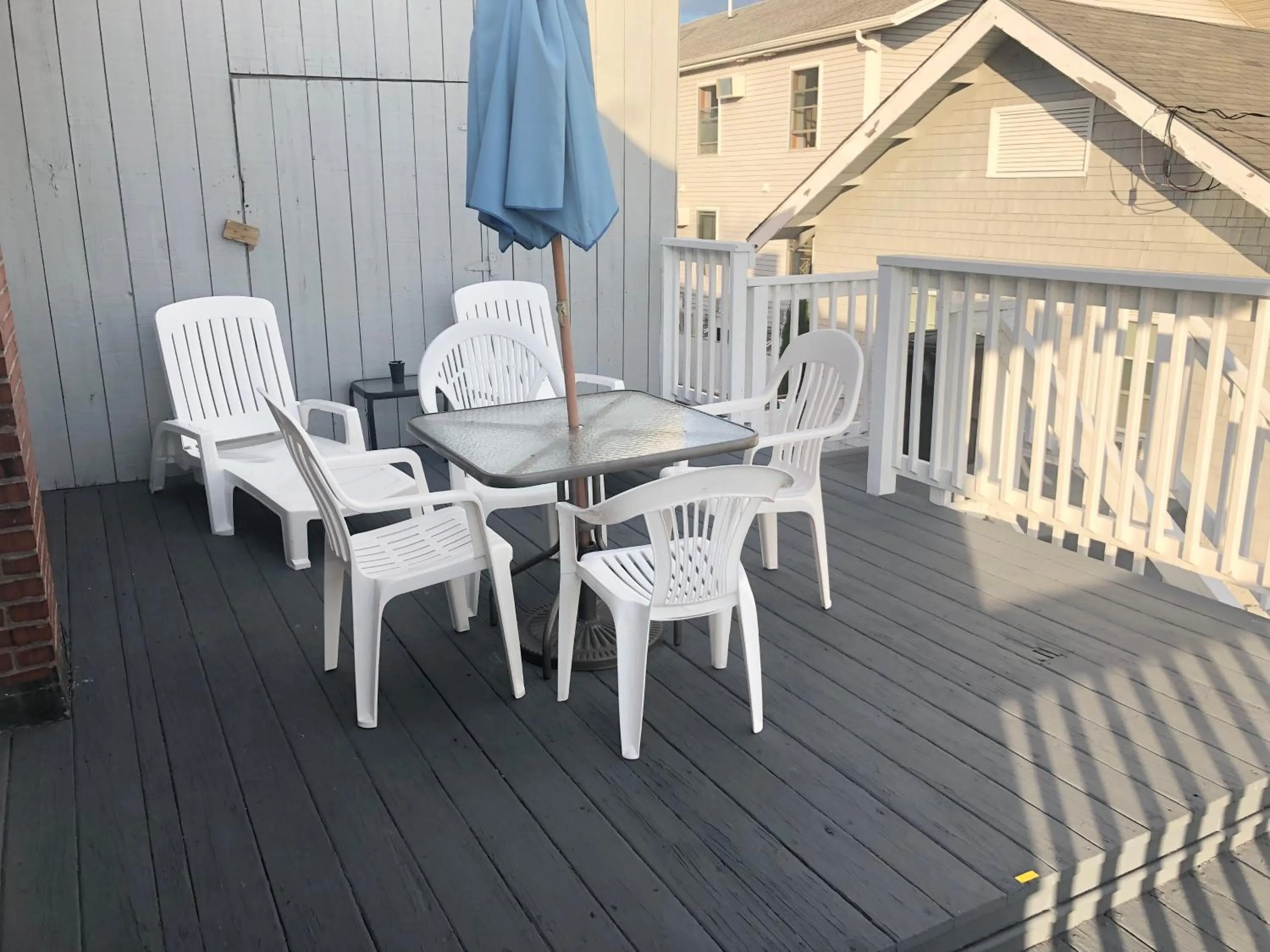 Sandpiper Beachfront Motel