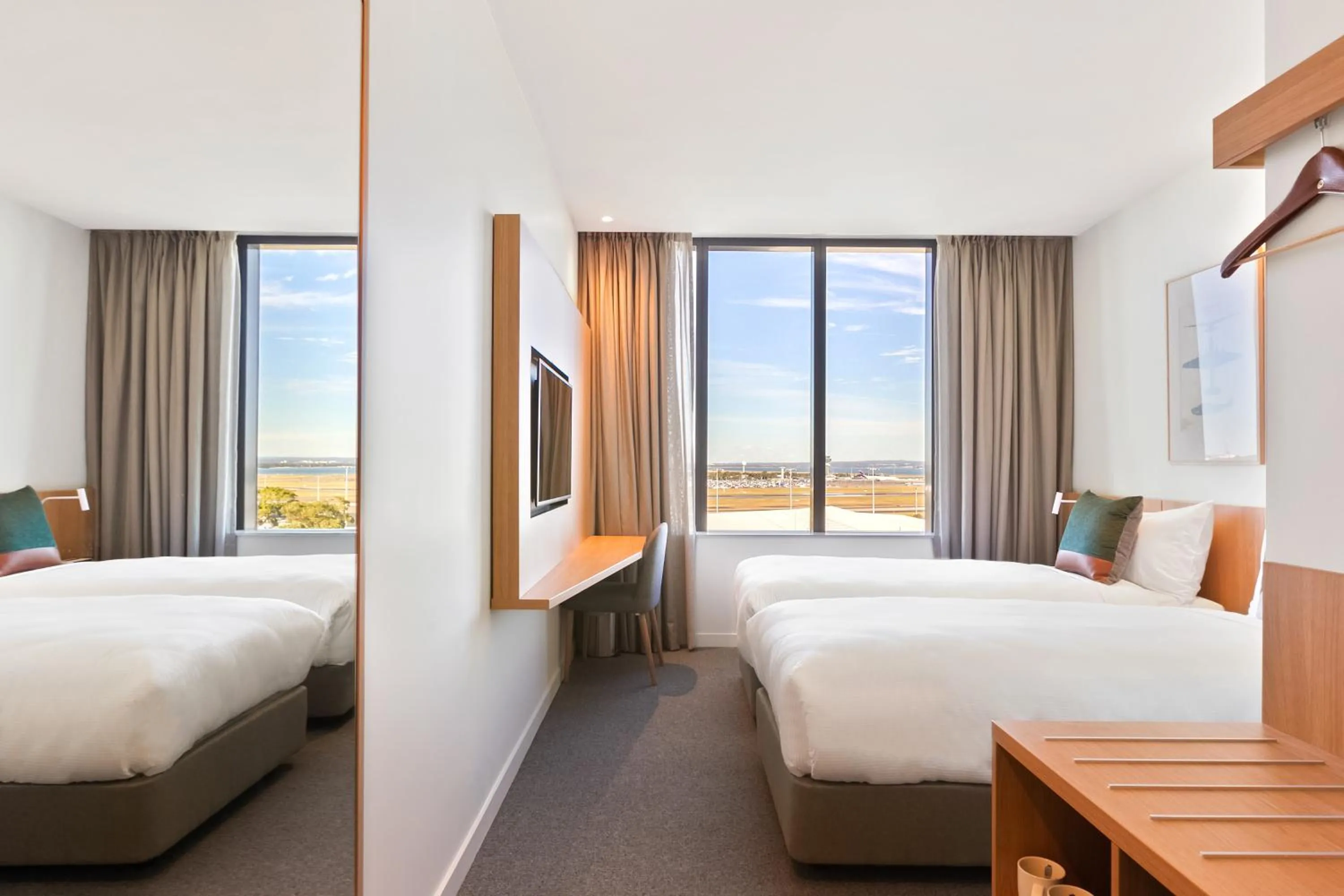 Property building, Bed in Mantra on Sydney Airport