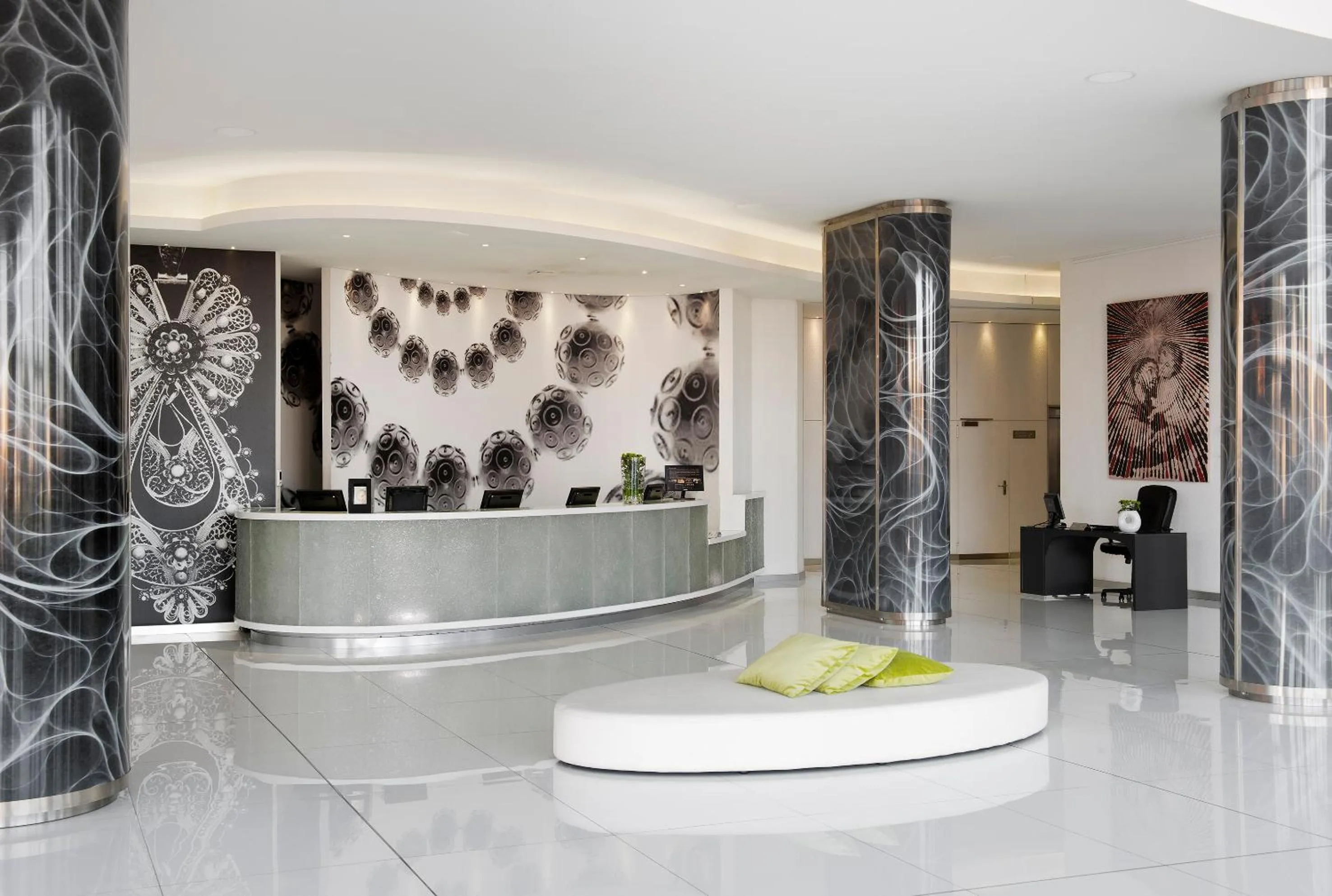 Lobby or reception in Melia Braga Hotel & Spa