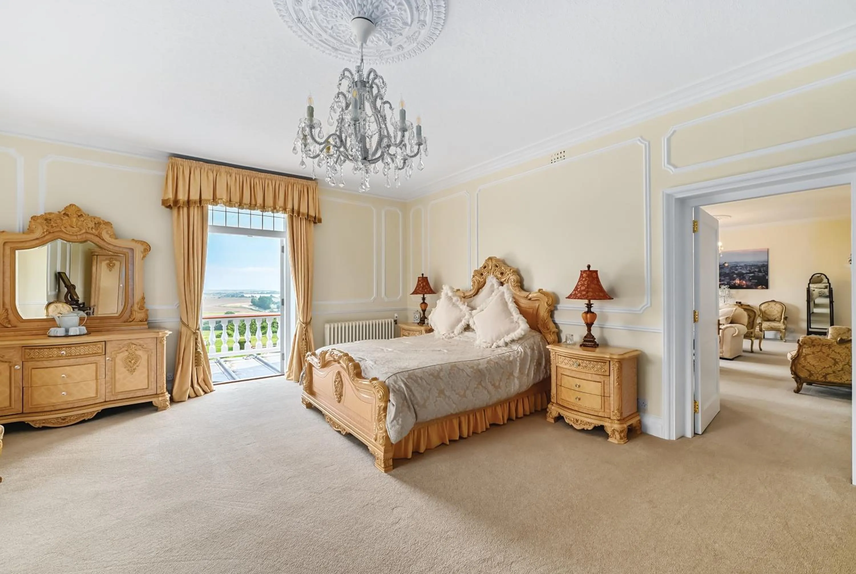 VIP, Bed in Saltcote Place