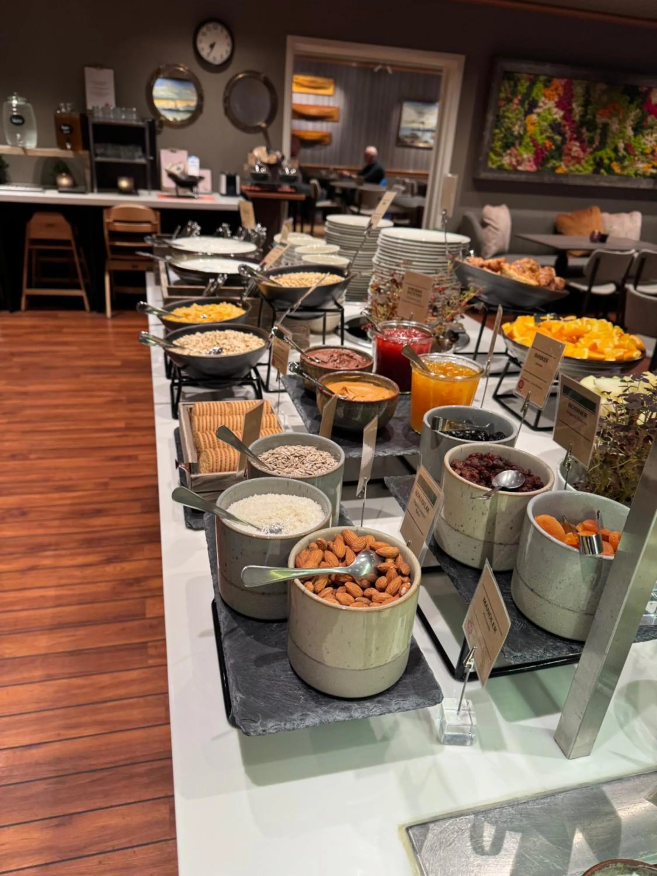 Breakfast in Home Hotel With