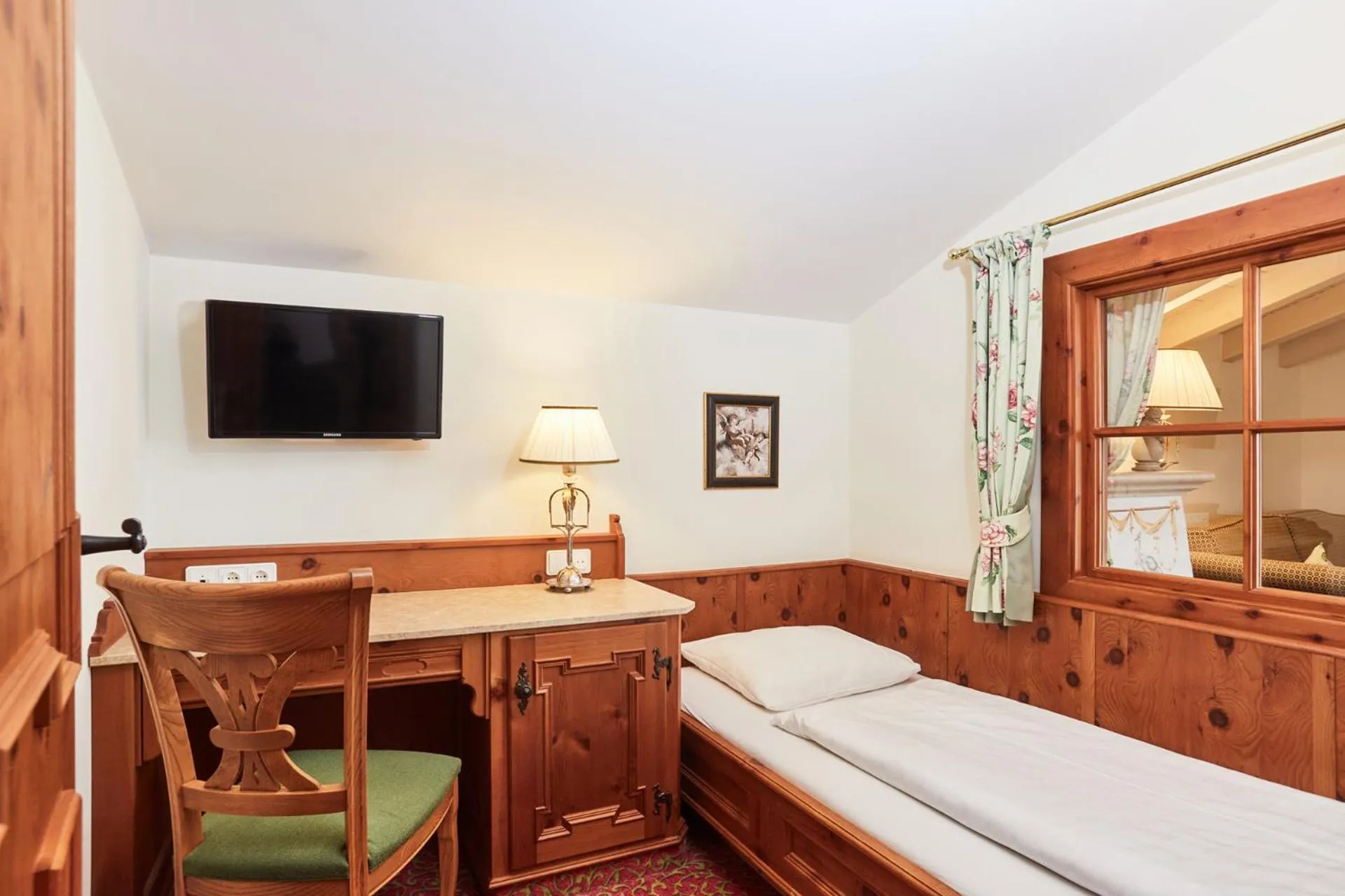 Photo of the whole room, Bed in Luxury All Inclusive Resort Schwarzbrunn 4 Sterne Superior