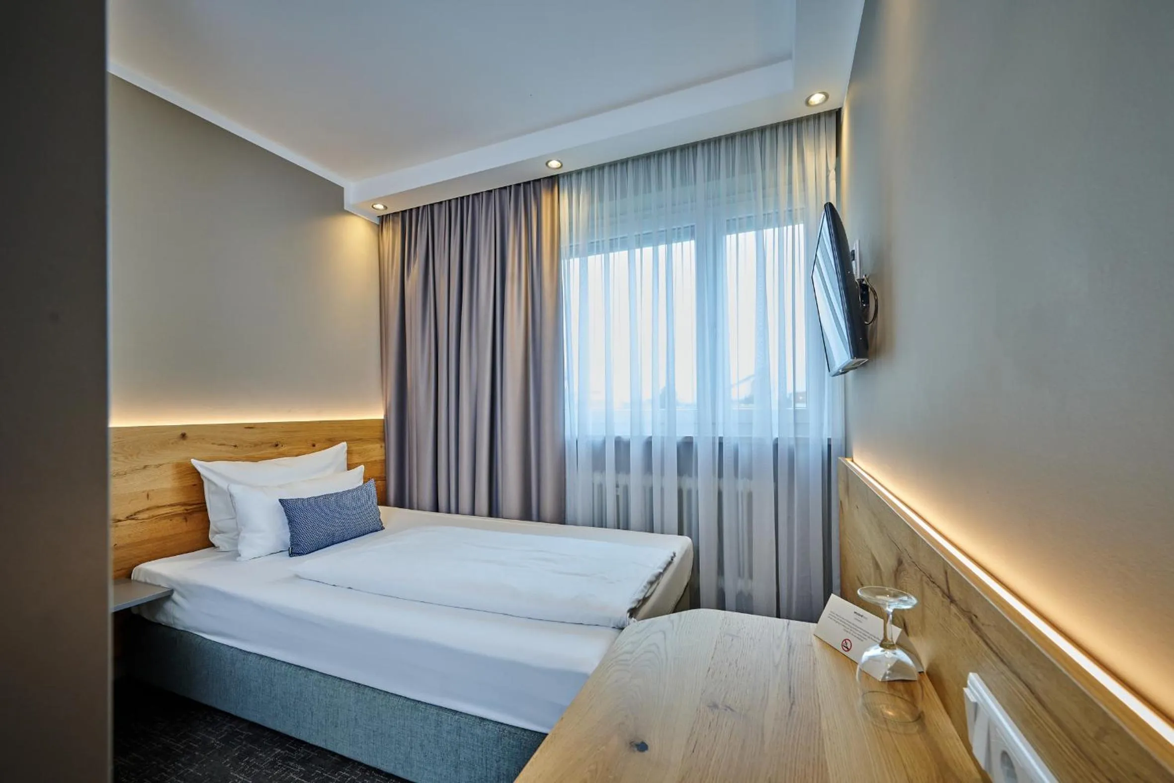 Photo of the whole room, Bed in Hotel Westend