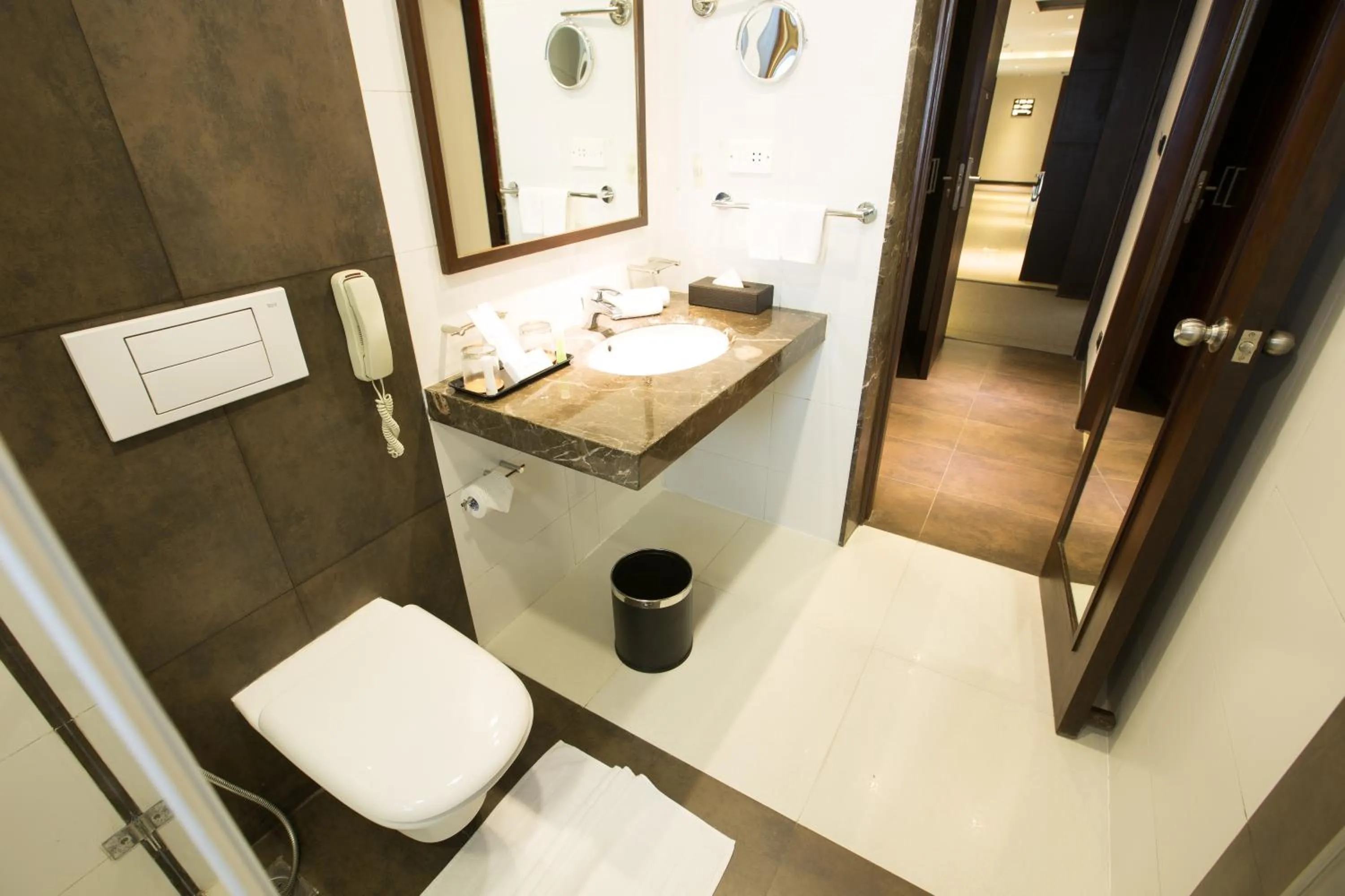 Toilet in Hash Six Hotels