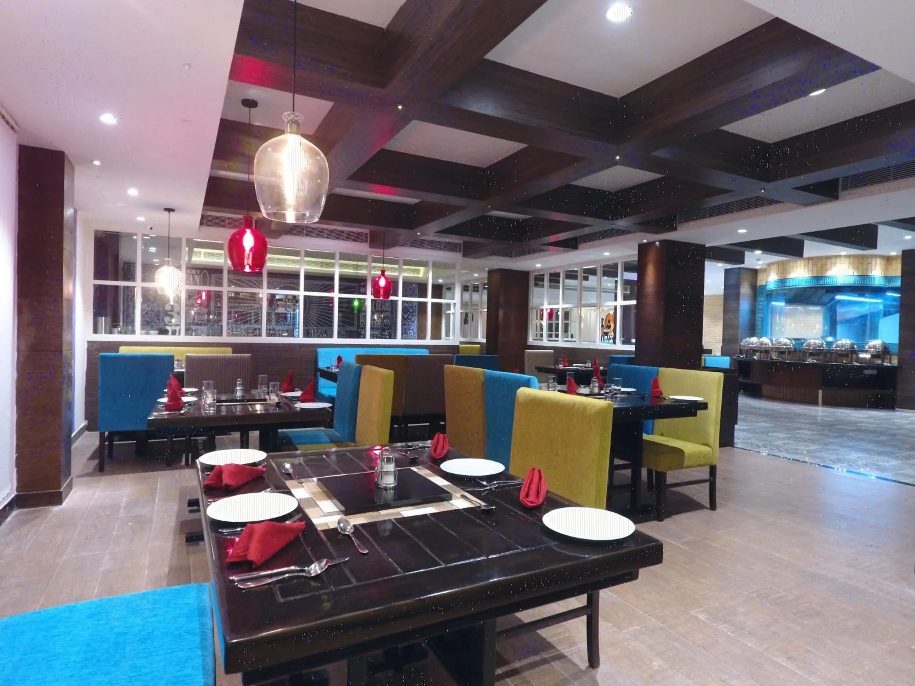 Restaurant/places to eat in Hash Six Hotels