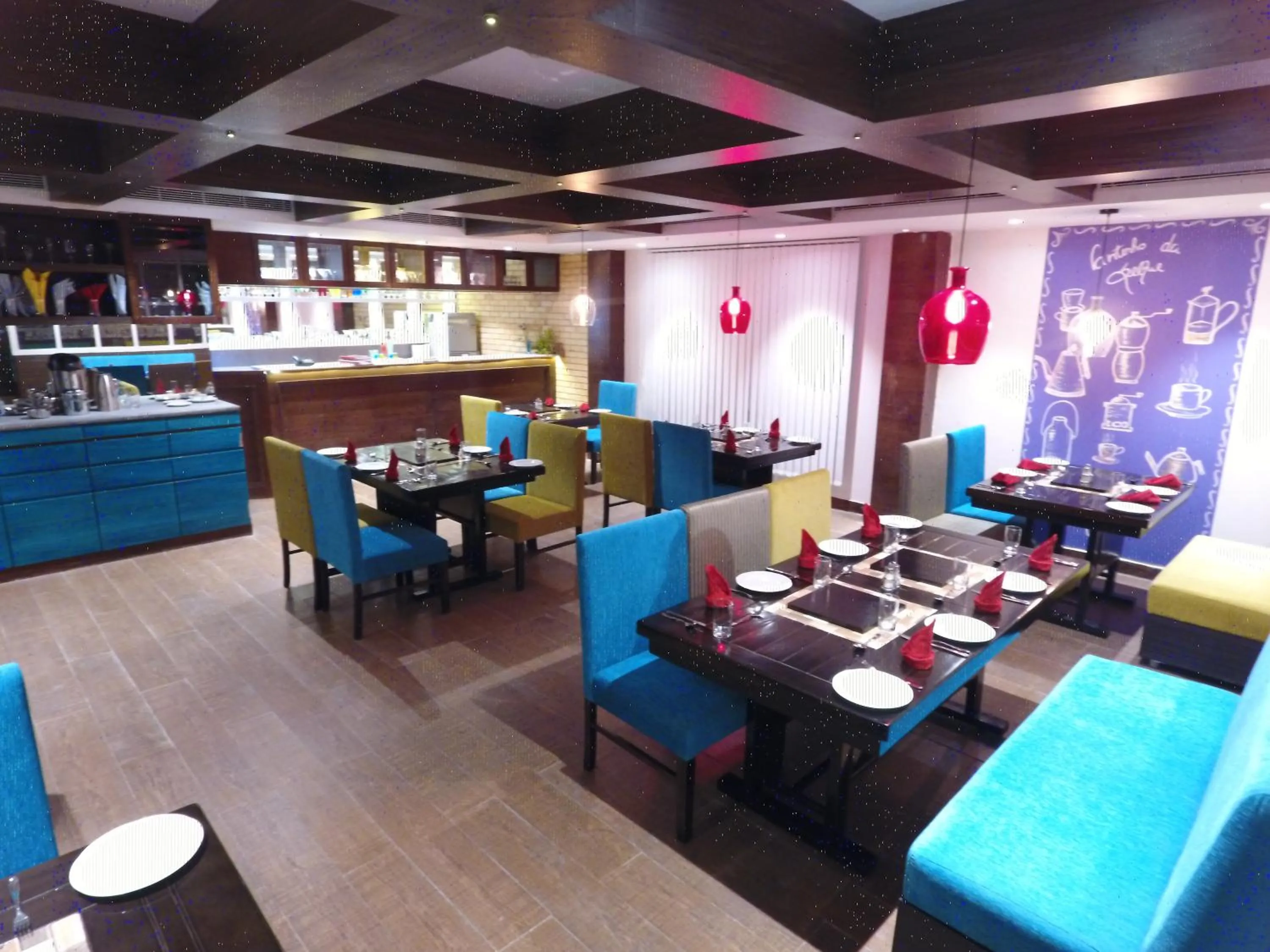 Restaurant/places to eat in Hash Six Hotels