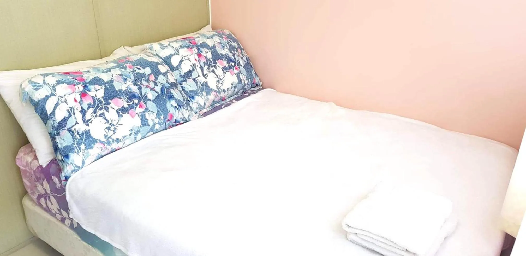 Bed in Tagaytay Condotel