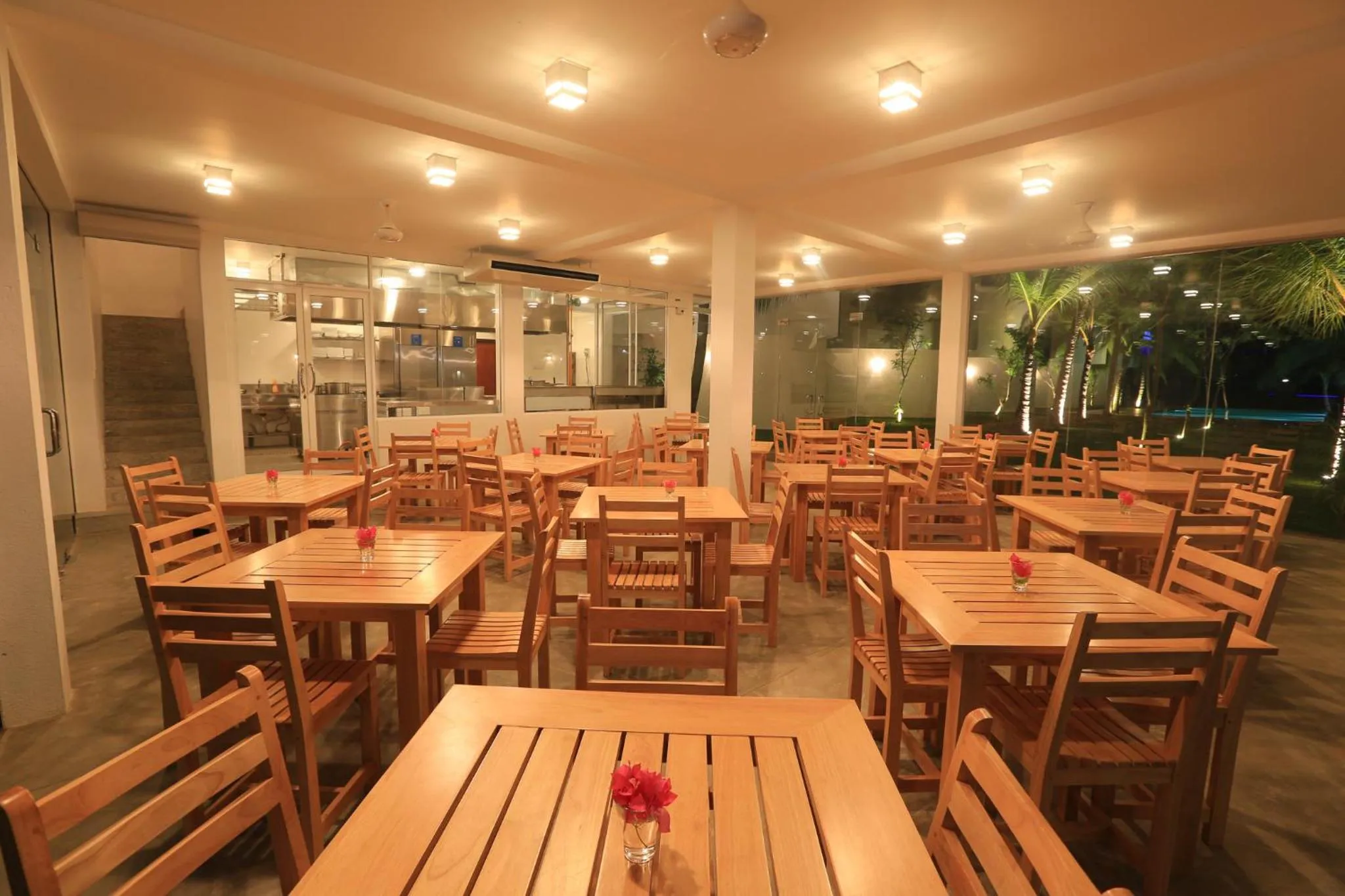 Restaurant/places to eat in Arugambay Roccos