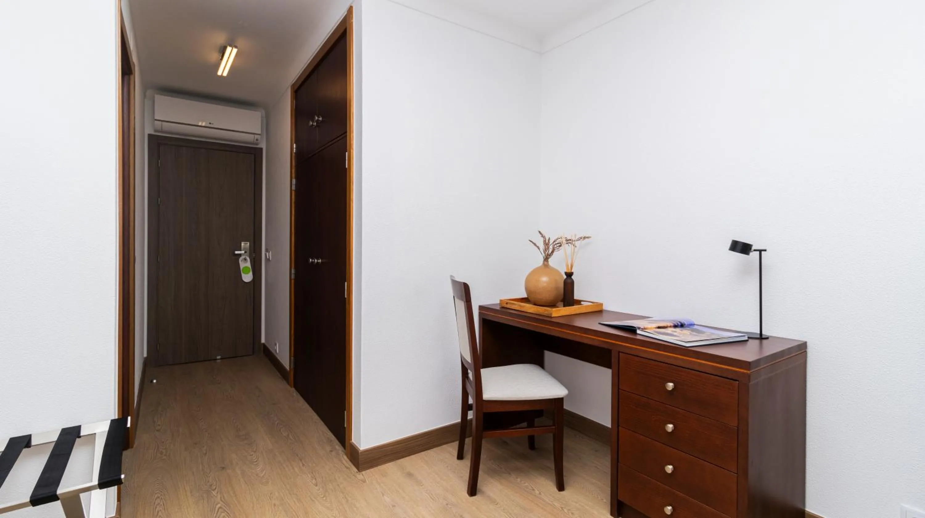 hair dresser in Albergaria Quim Barreiros