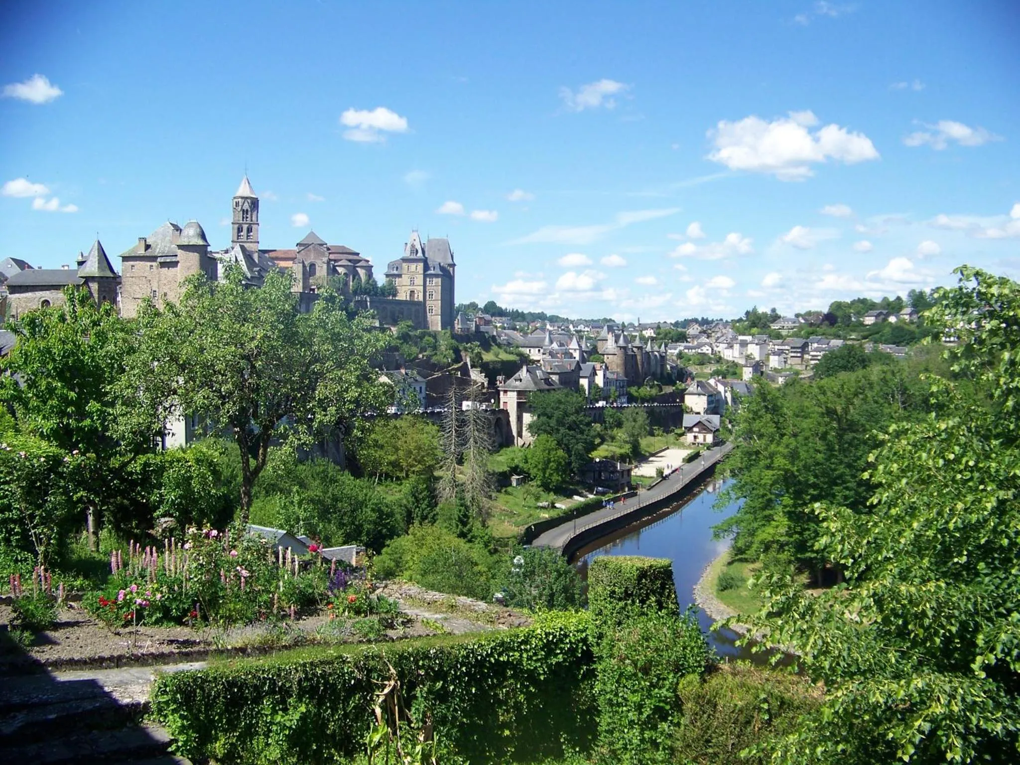 City view in Logis Hôtel Teyssier
