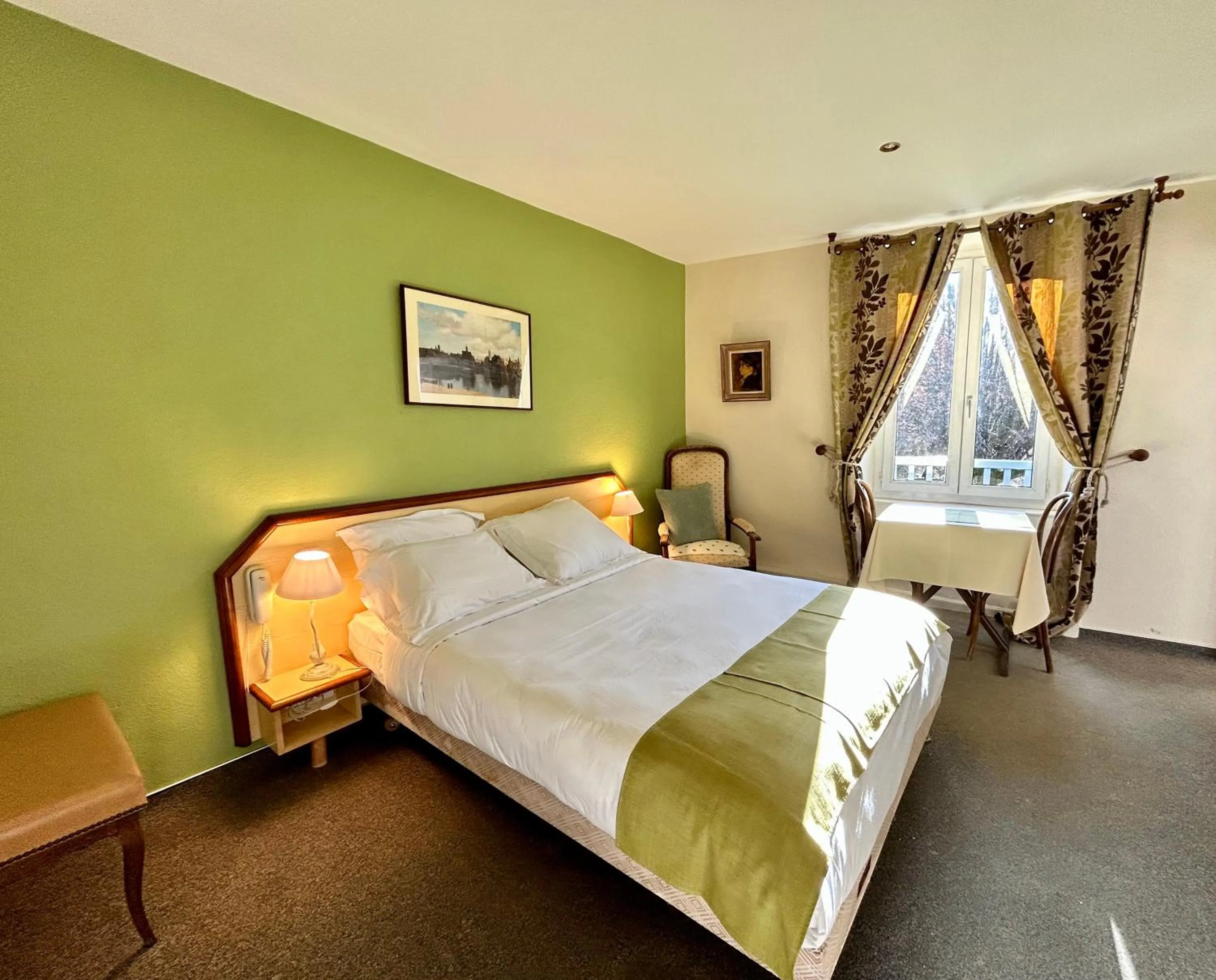 Bedroom, Bed in Logis Hôtel Teyssier