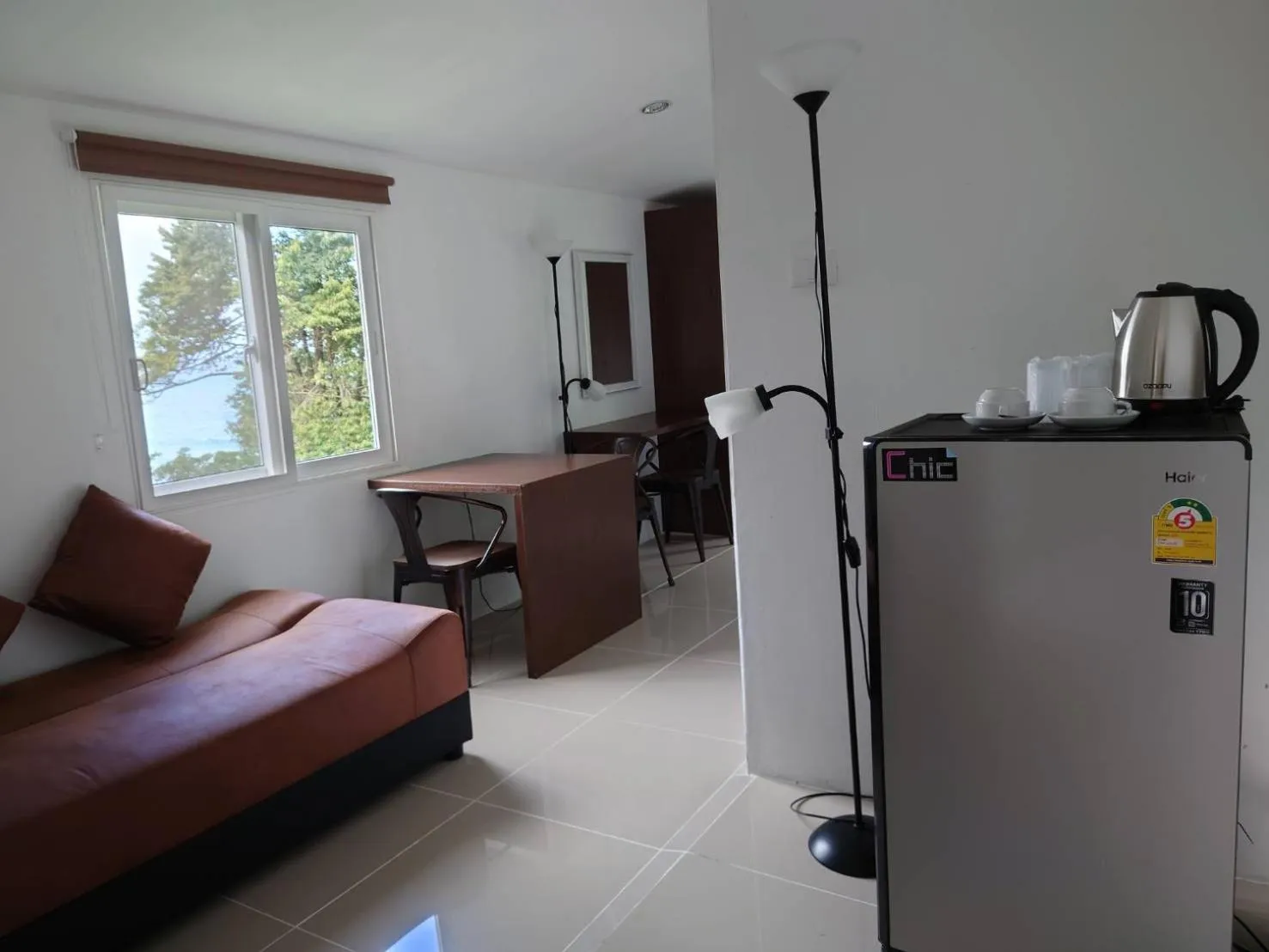 Kitchen or kitchenette in On The Hill Karon Resort