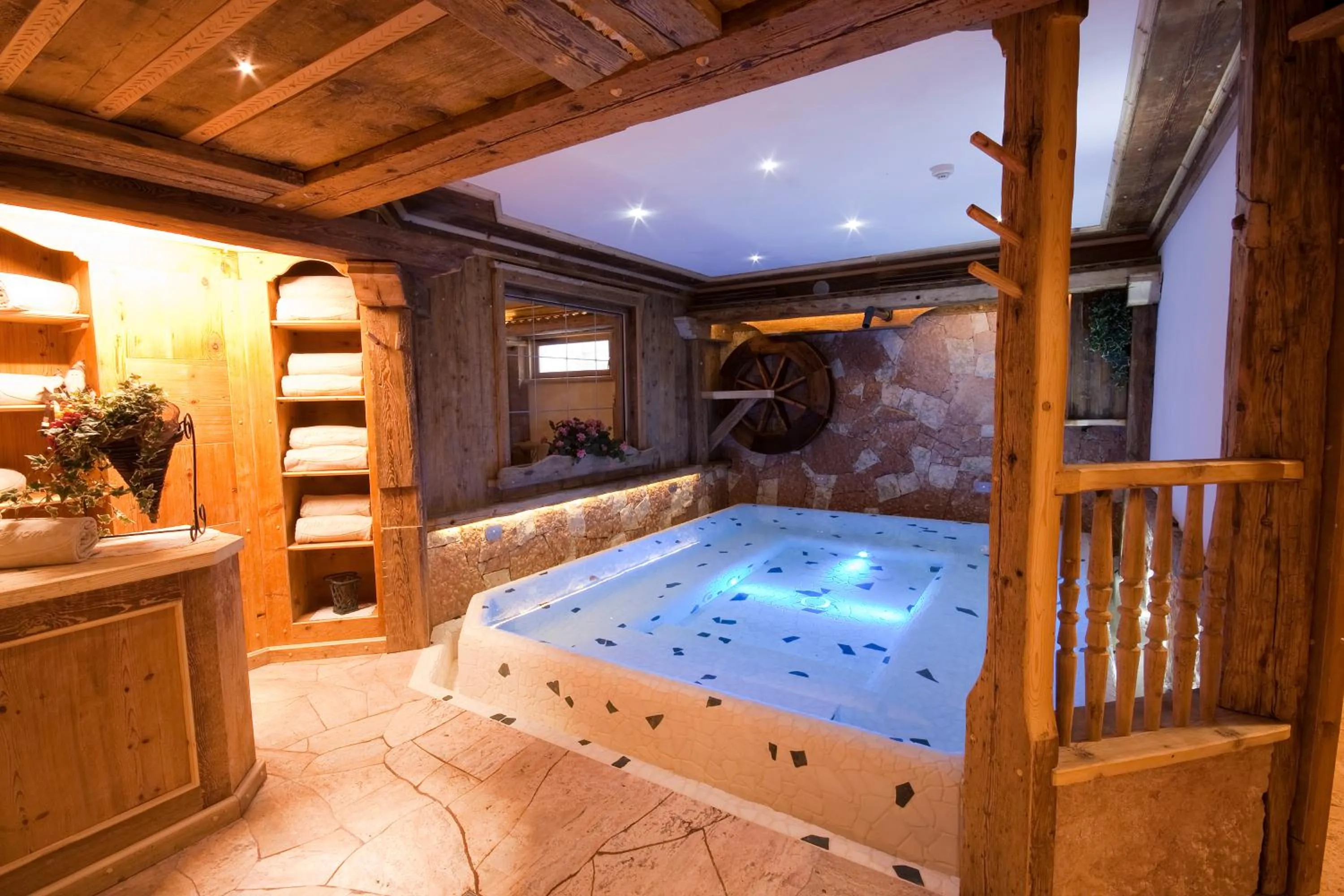 Hot Tub in Wellness Hotel Dolomia