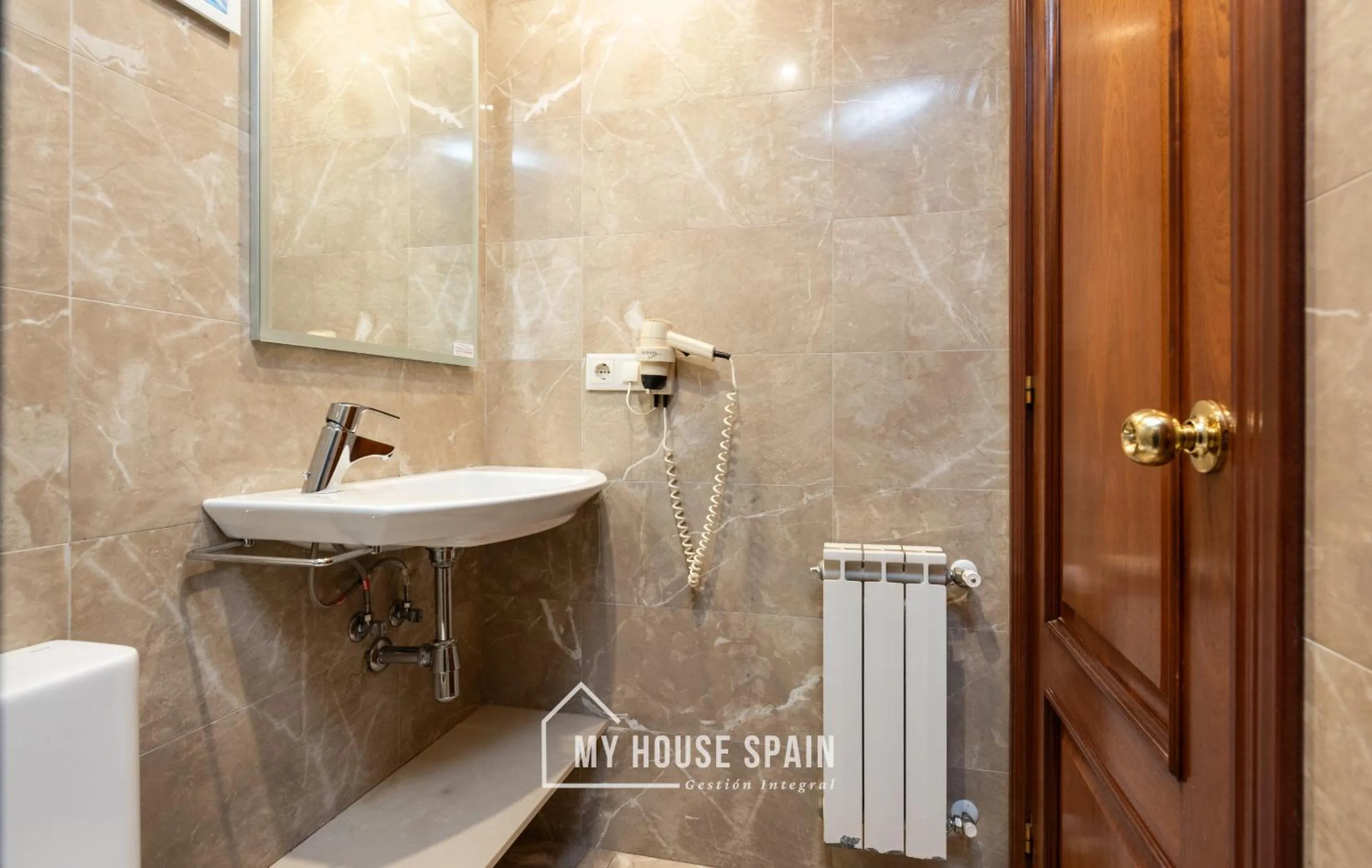 Bathroom in Hotel Playa Poniente