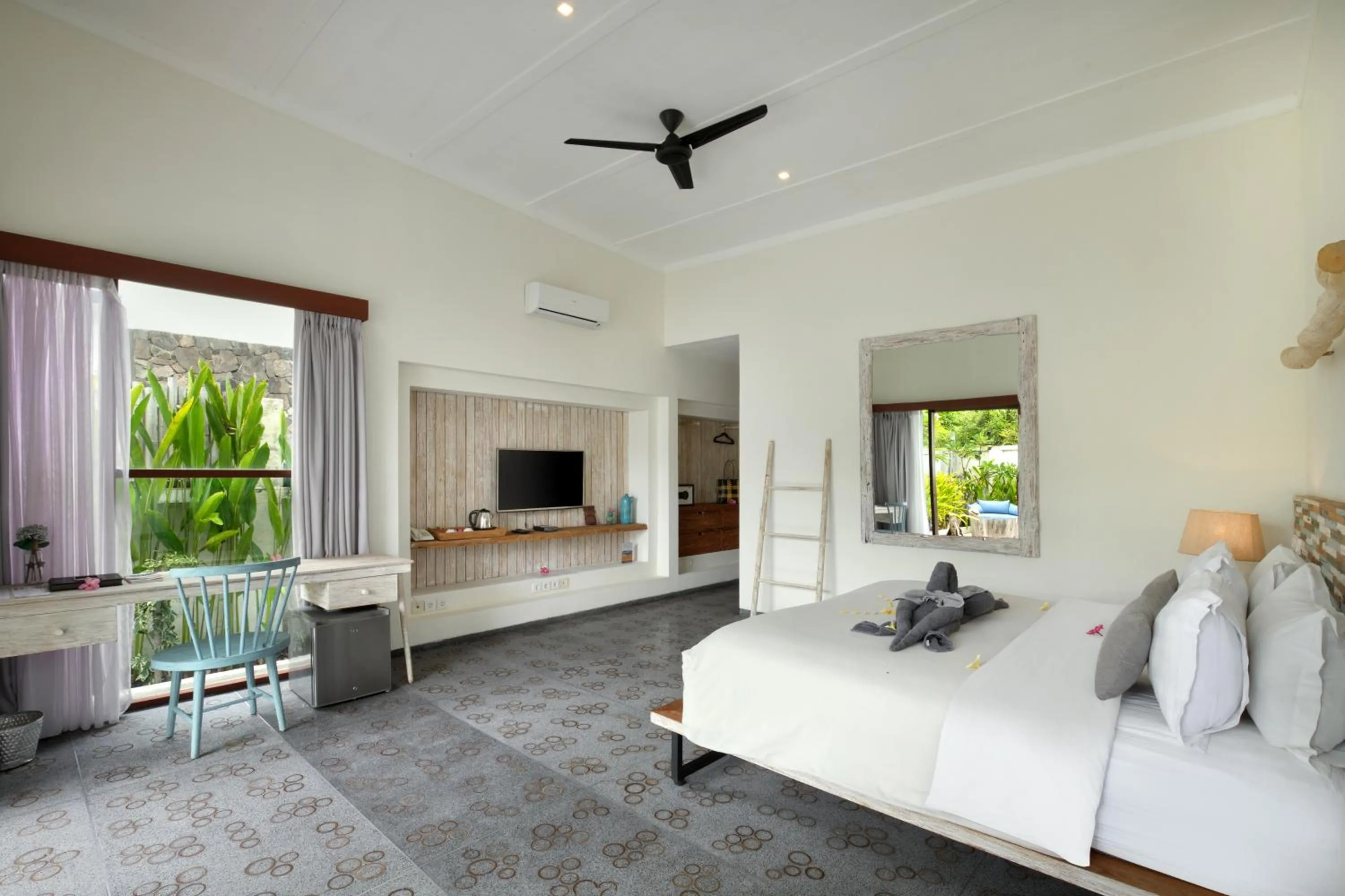 Photo of the whole room, Bed in Ponte Villas