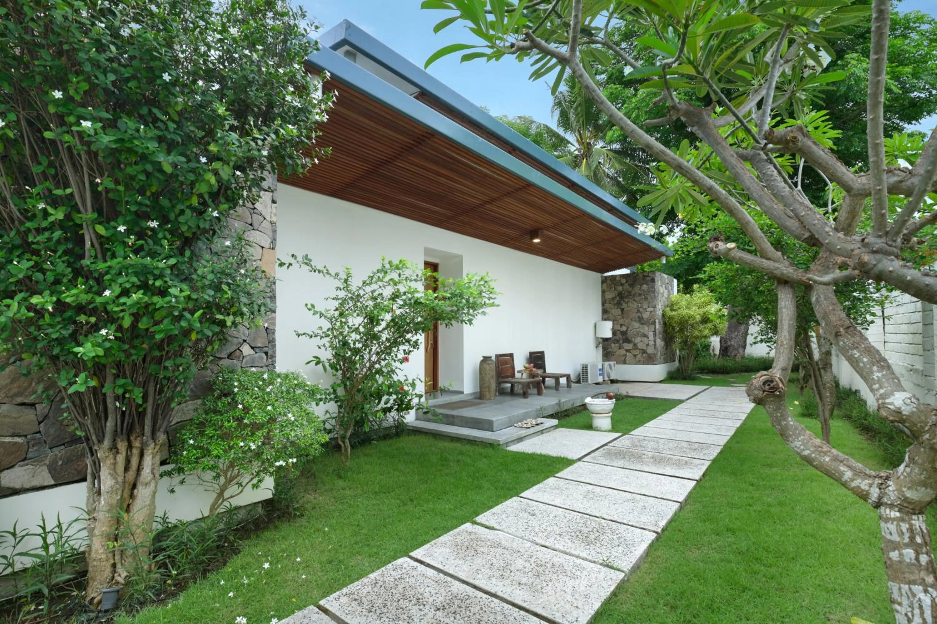 Property building in Ponte Villas