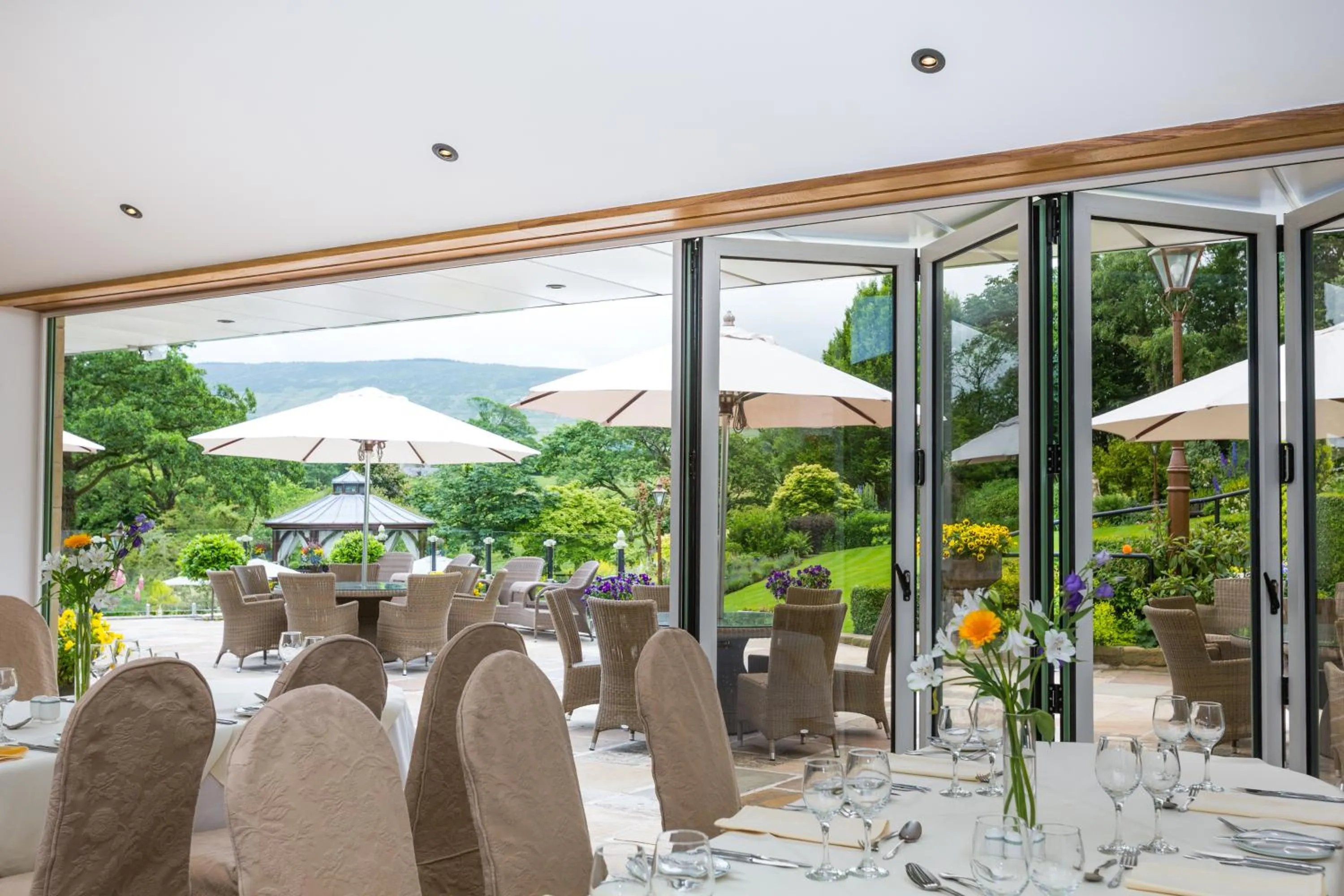 Restaurant/places to eat in Gibbon Bridge Hotel