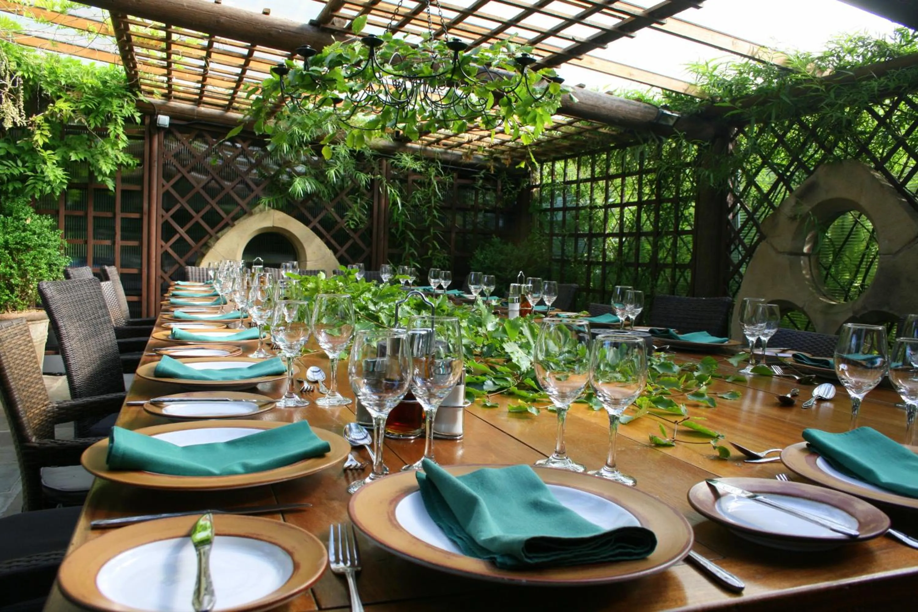 Restaurant/places to eat in Gibbon Bridge Hotel