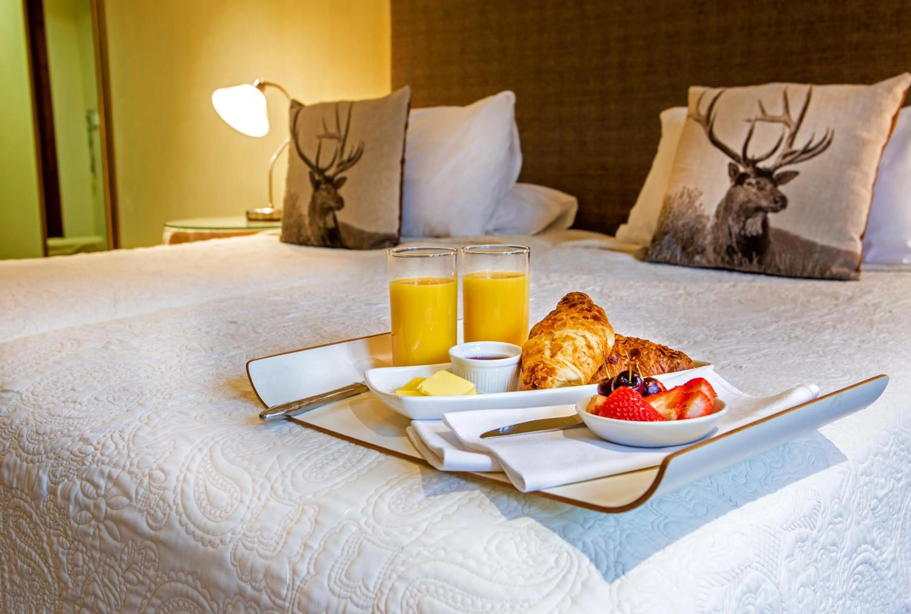 Bedroom in Gibbon Bridge Hotel