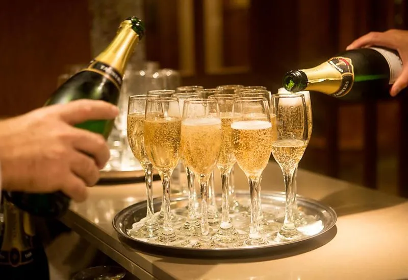 Drinks in Gibbon Bridge Hotel