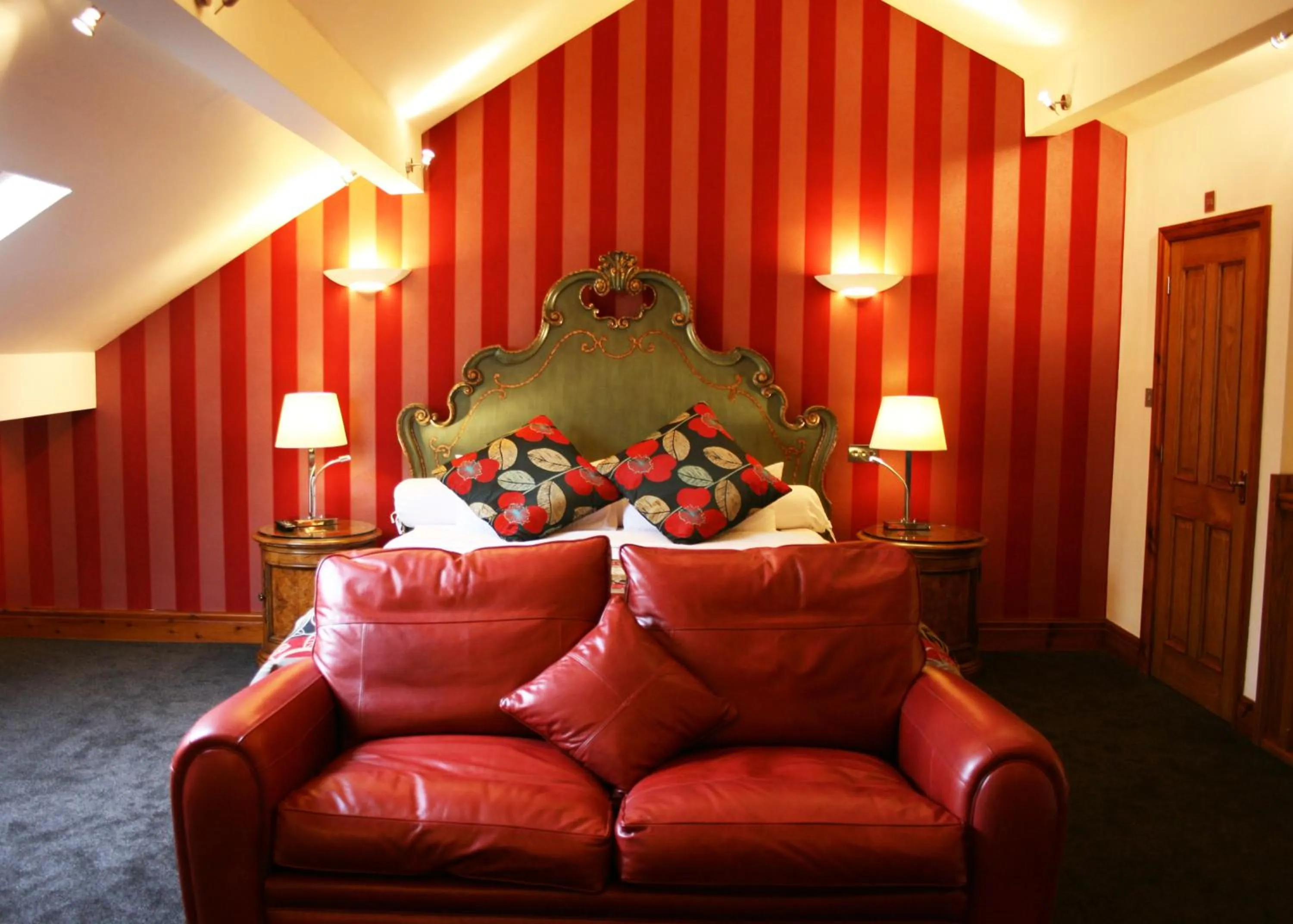 Bed in Gibbon Bridge Hotel