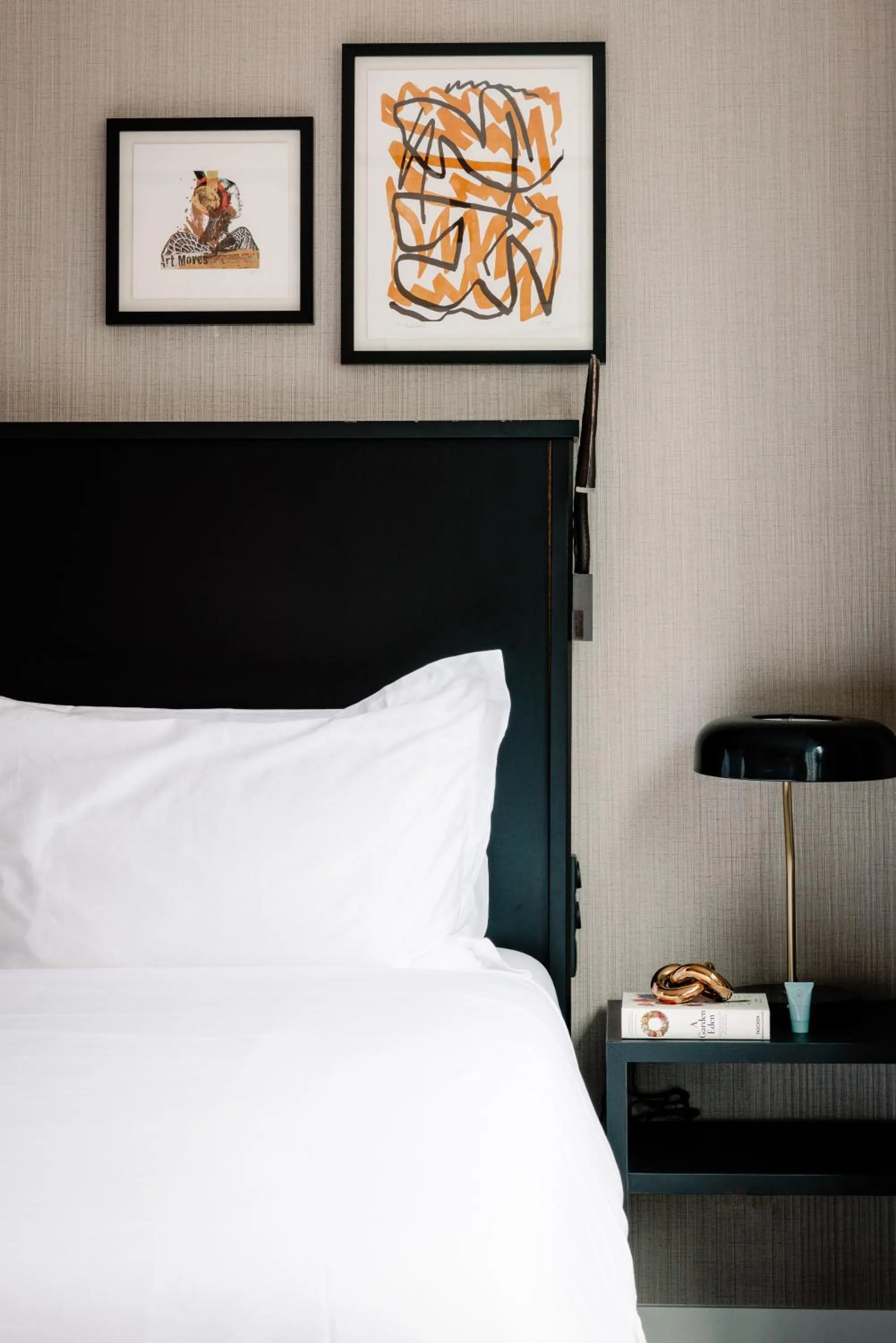 Bed in Pillows City Hotel Brussels Centre