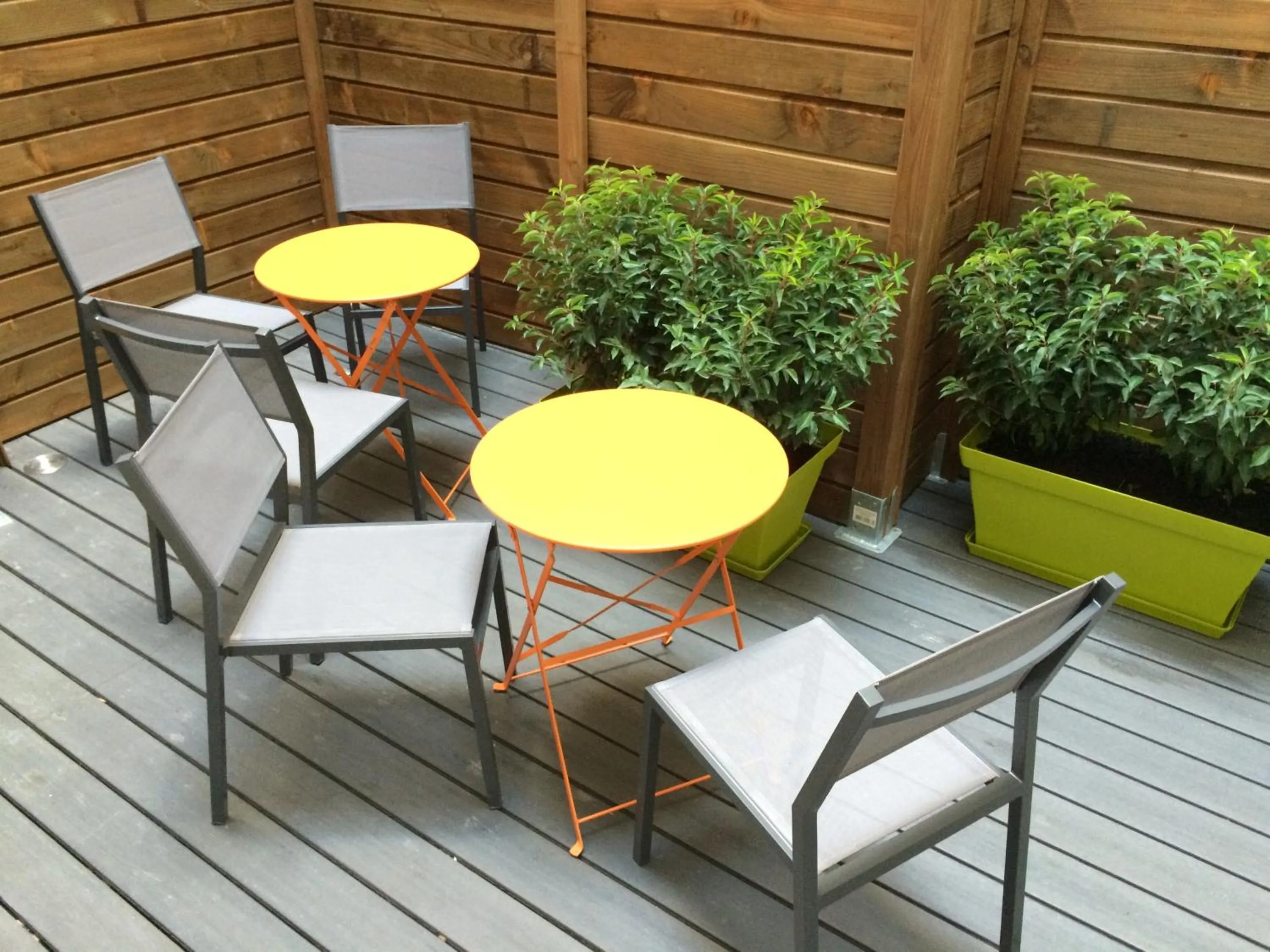 Patio in Hôtel Opéra Dieppe