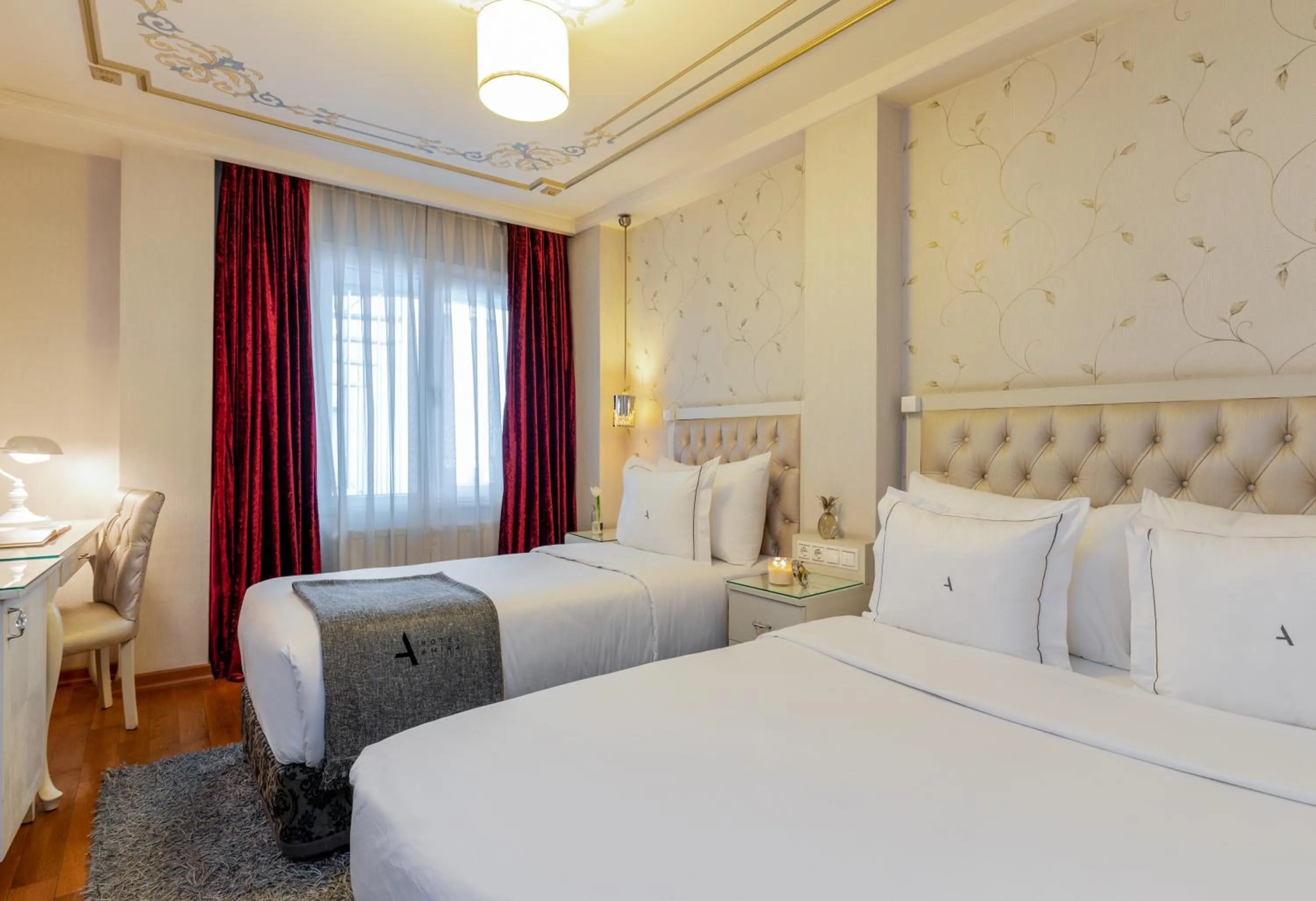 Massage, Bed in Hotel Amira Istanbul