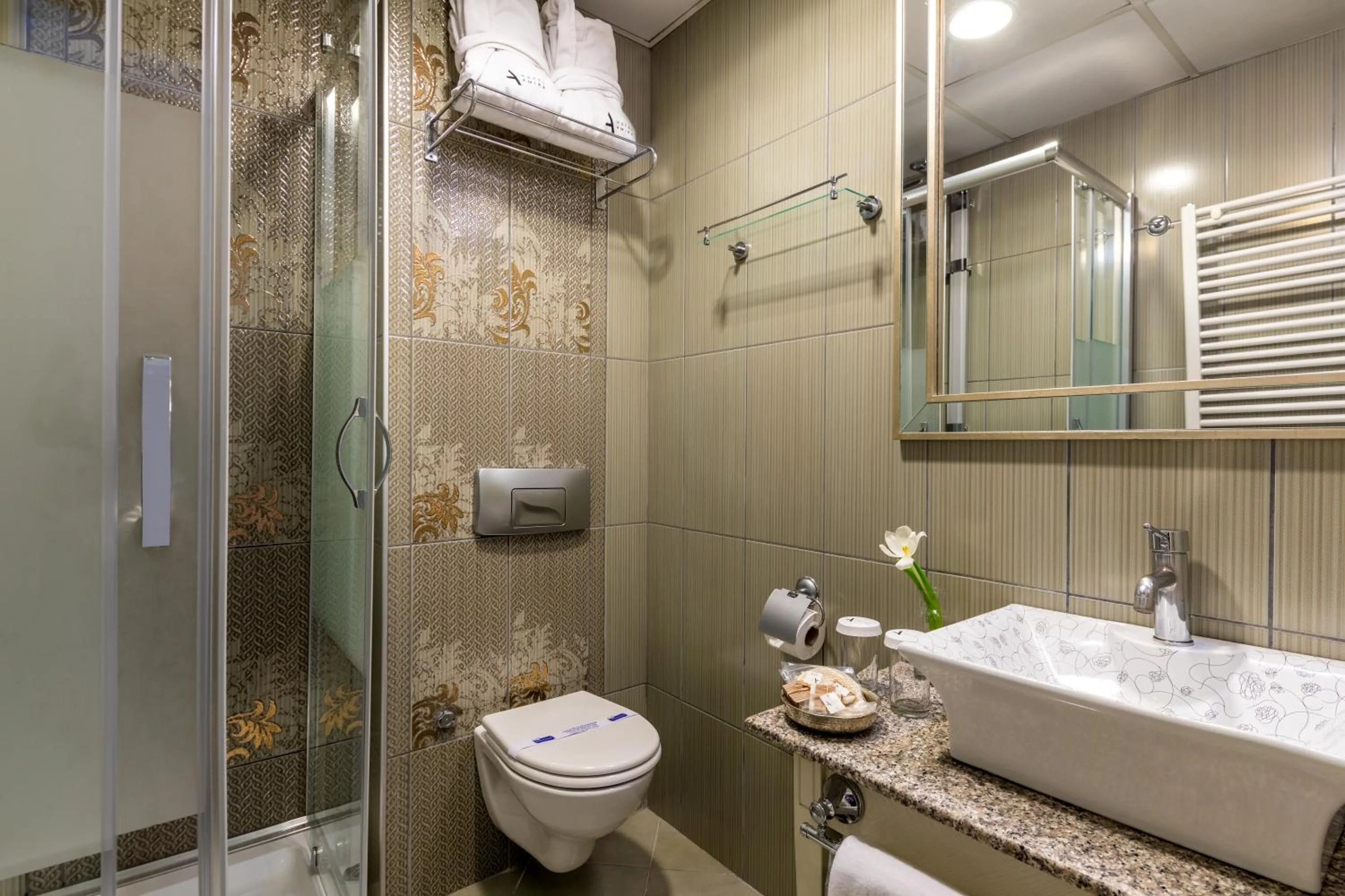 Shower in Hotel Amira Istanbul