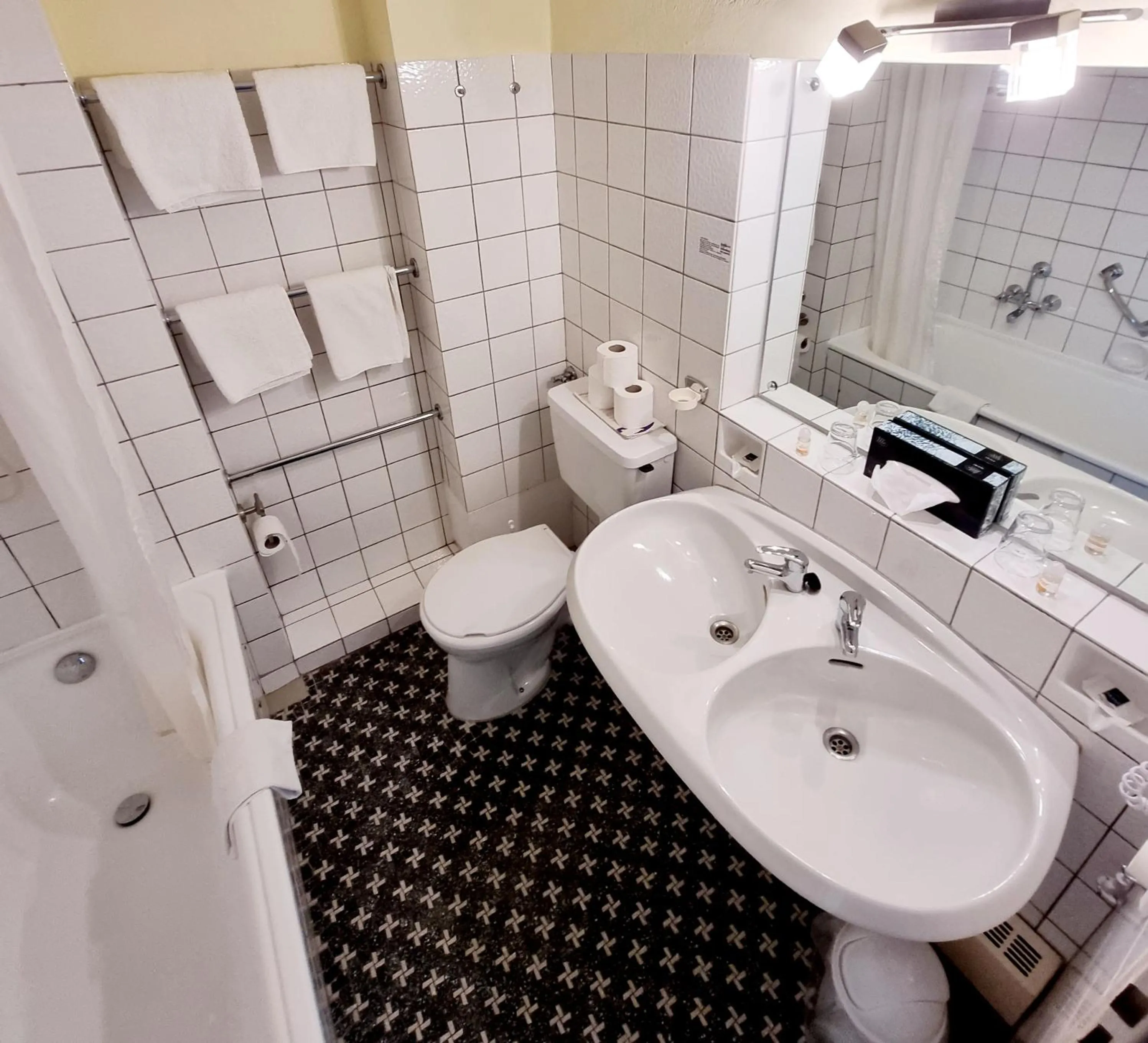 Toilet in Aktivhotel Heikenberg in Bad Lauterberg
