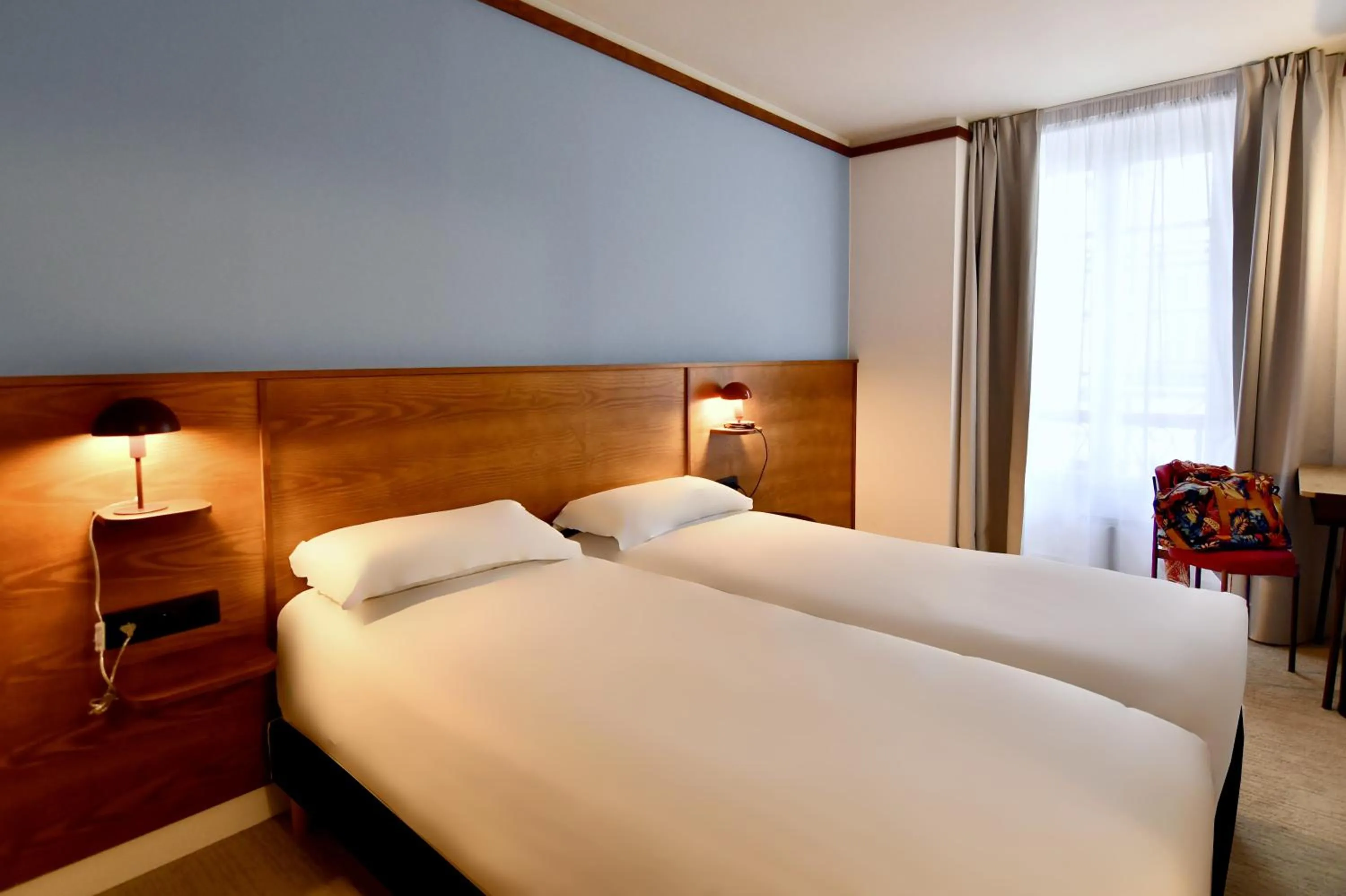 Photo of the whole room, Bed in Agate Hôtel