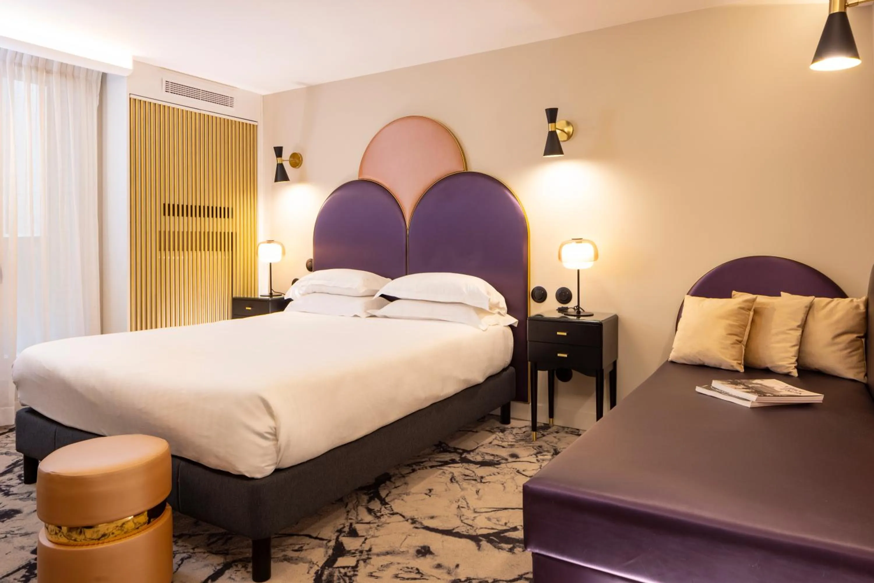 Bed in Hôtel Mondial