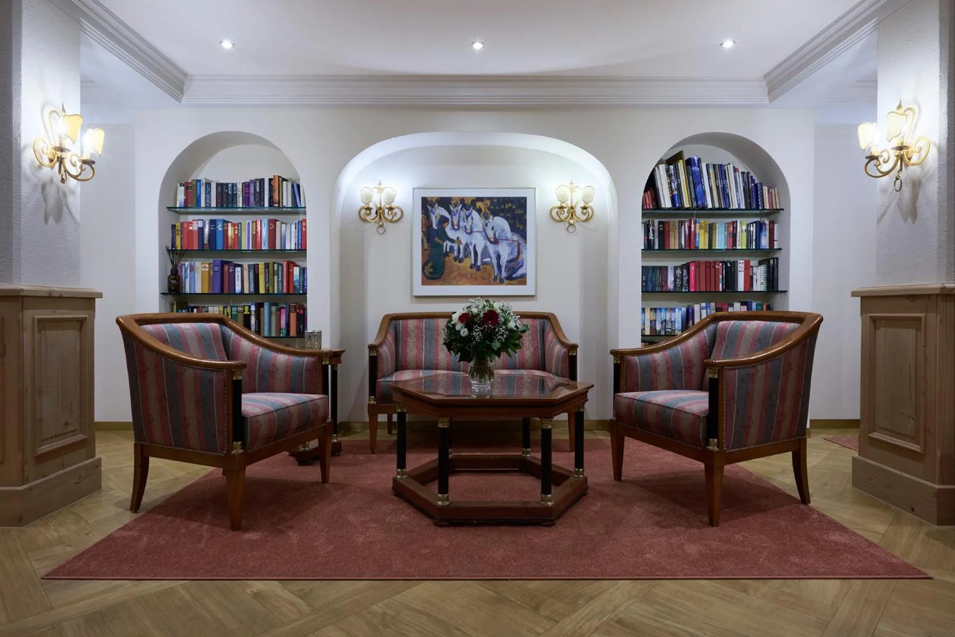 Library in Hotel Vereina