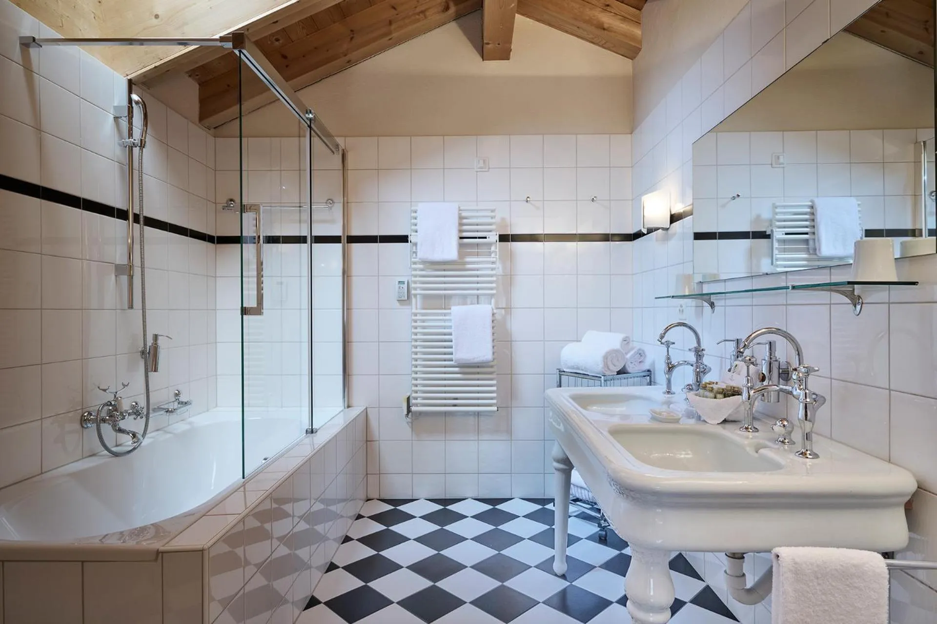 Bathroom in Hotel Vereina