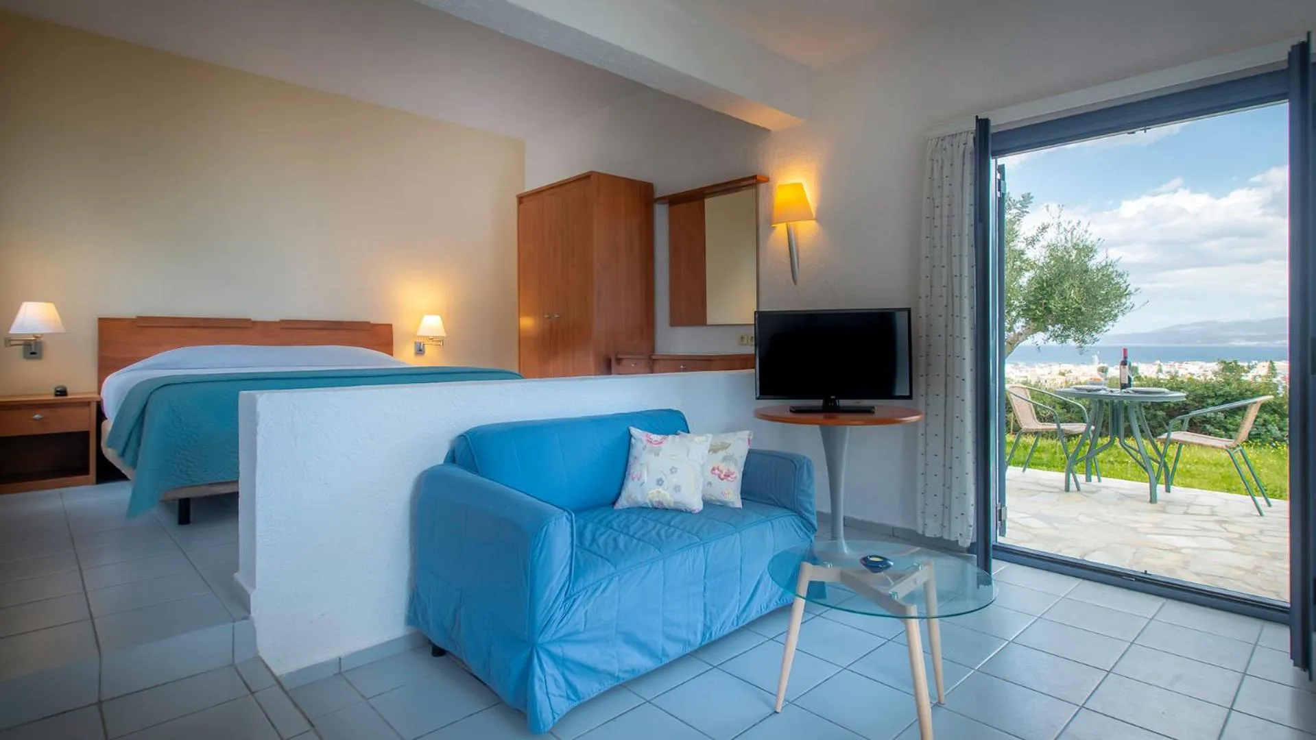 Bed in Palatia Village Hotel Apartments