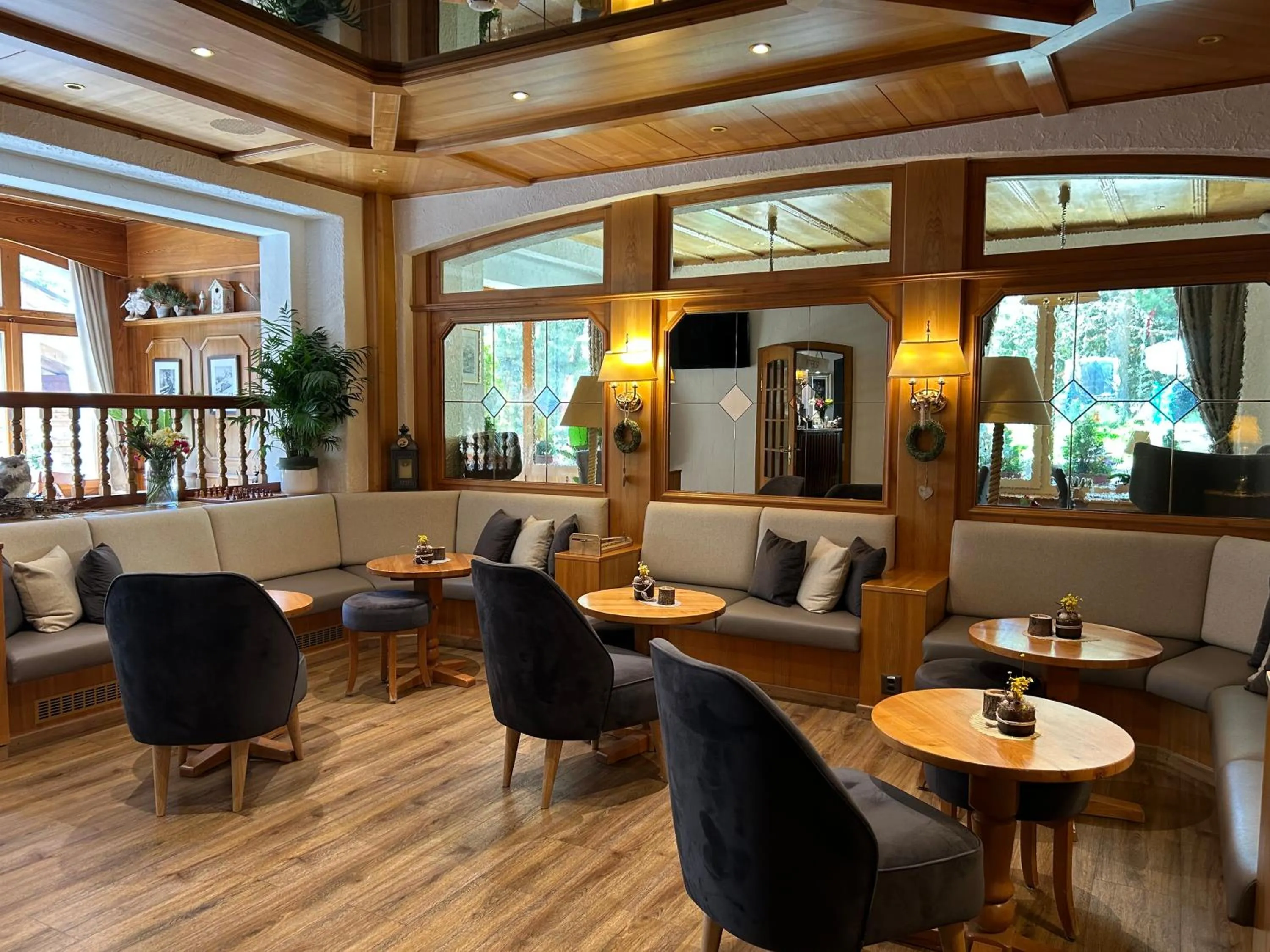 Communal lounge/ TV room in Alpenblick