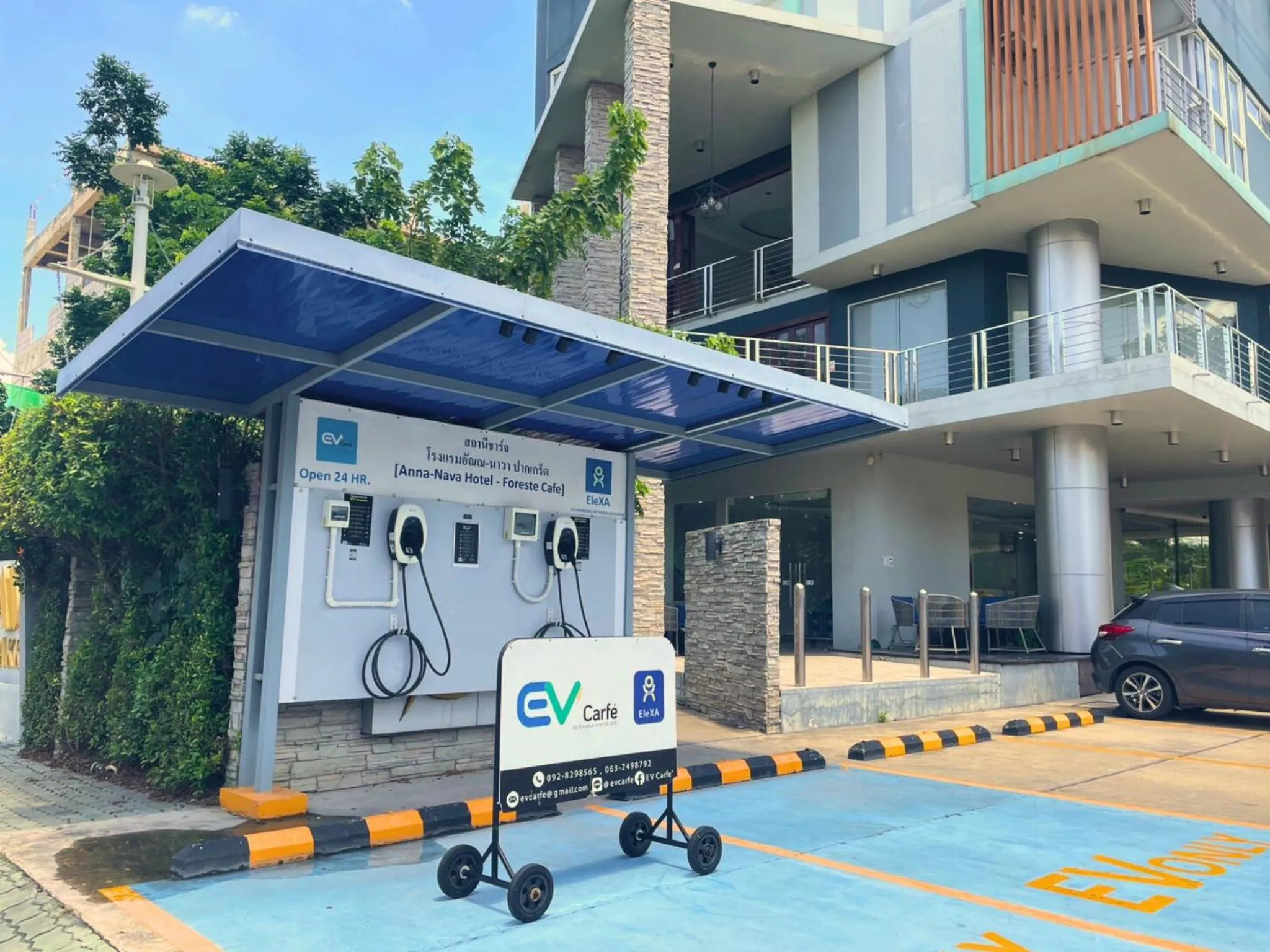 Parking in Anna-Nava Pakkret Hotel